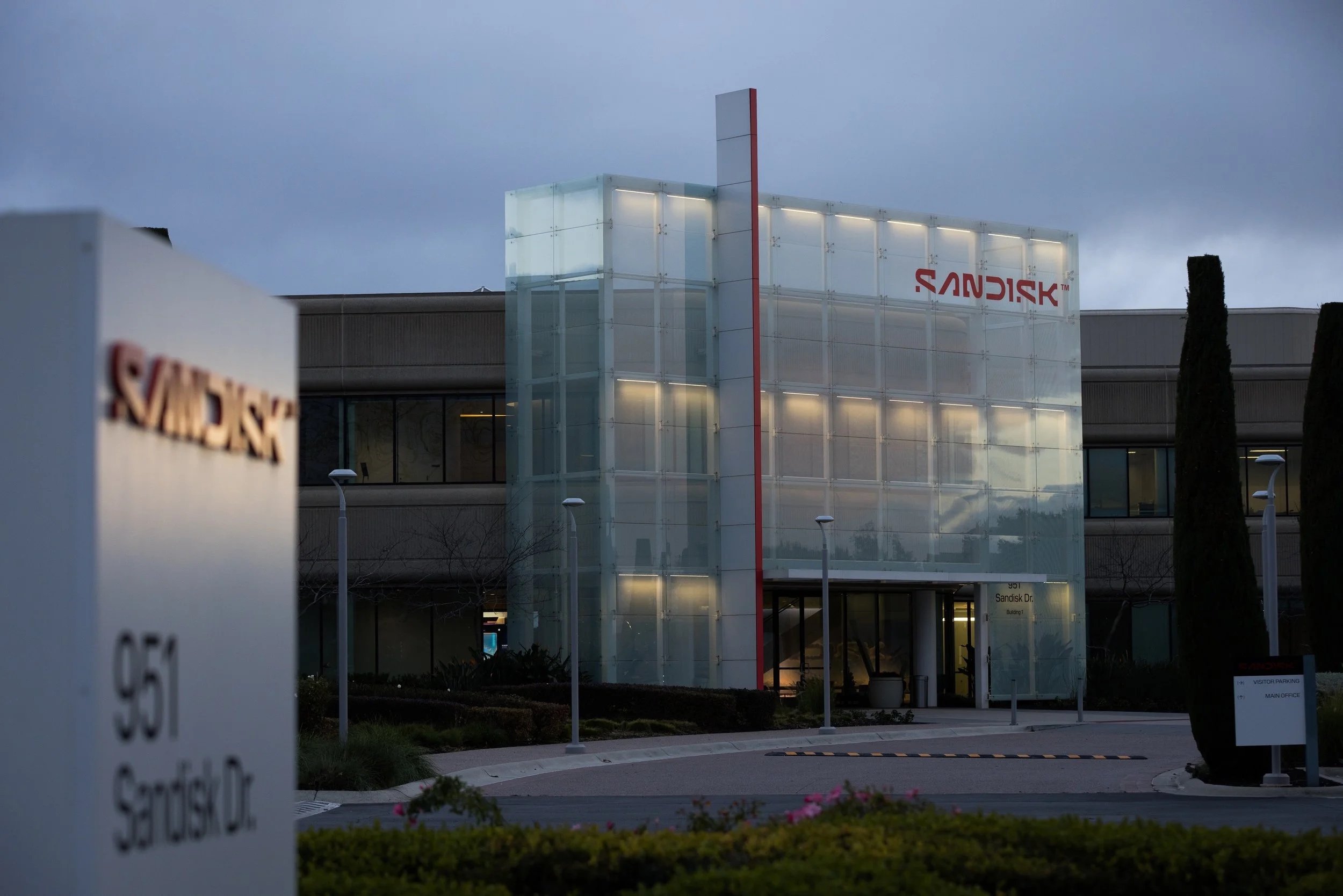 Bloomberg News "Sandisk's 1,000% Rally Gets Turbocharged By Nvidia CEO's Remarks"