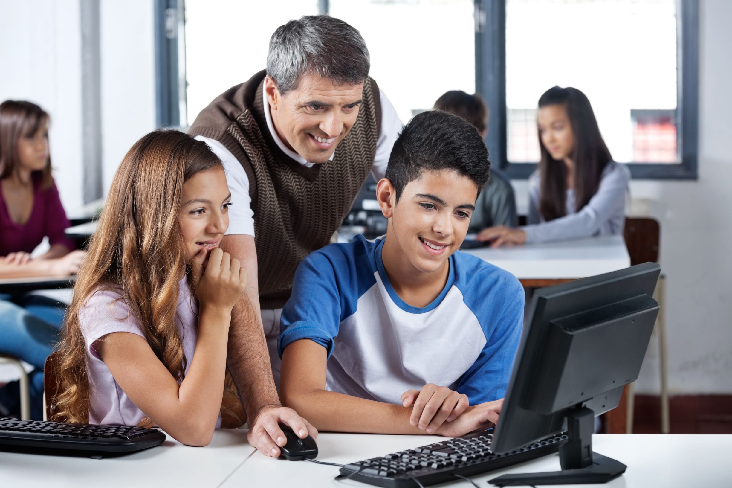 Improve teachers’ ability to teach coding without improving teachers’ coding ability