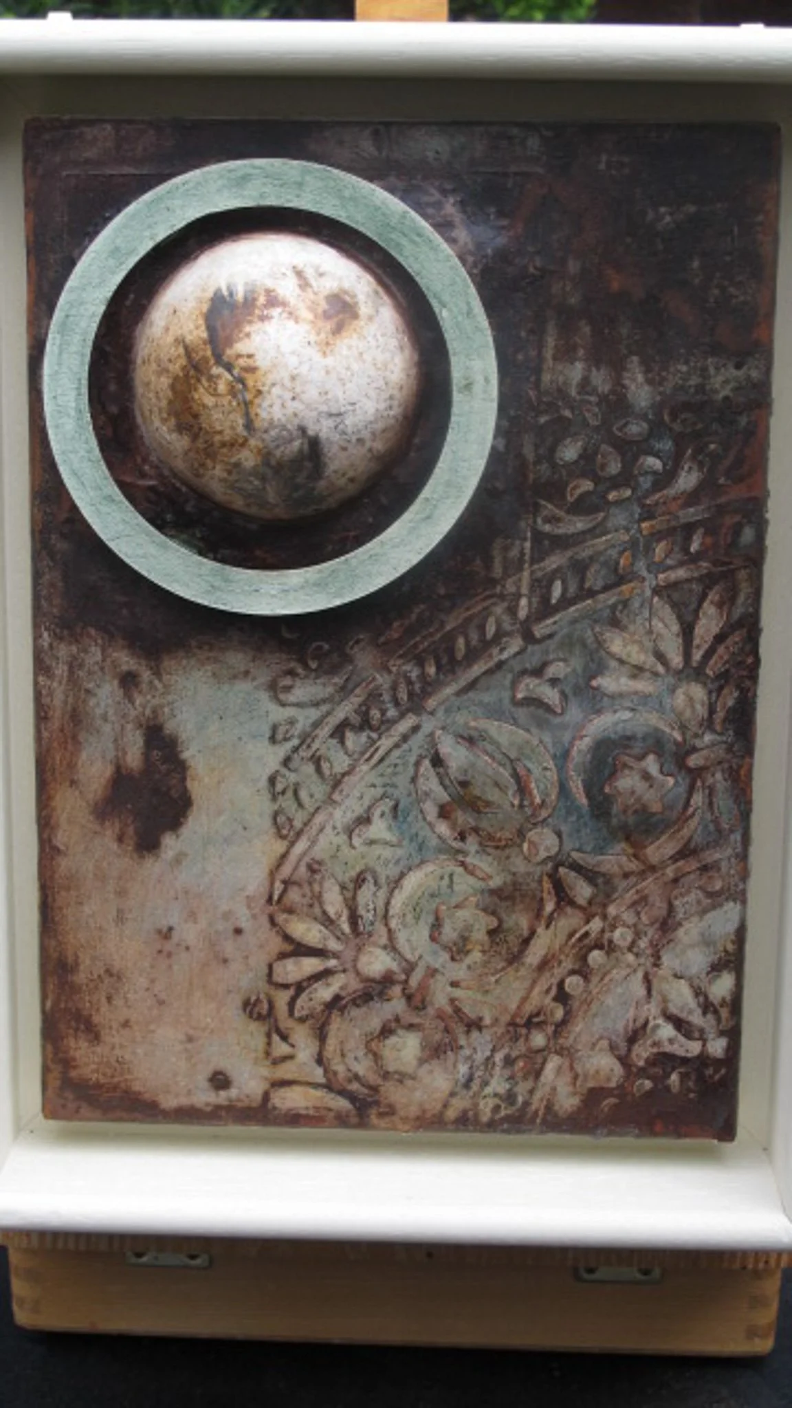 Mother Earth.... Father Sky.... 
Interior sample 1
Panelled board, acrylic ground, modelling paste, iron dust, plaster bandage, plaster of Paris, marble powder and various bird feathers, finished with Liquitex Matt Varnish and sealed with Dorlan’s Wa