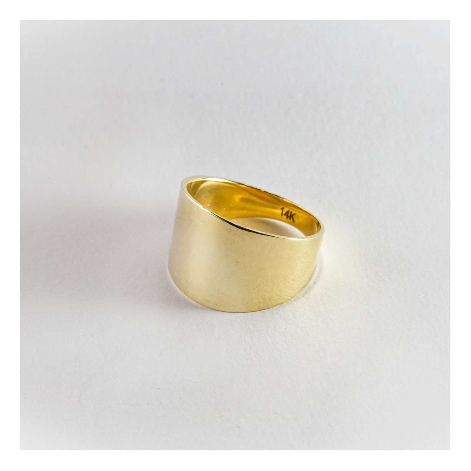 Anillo de oro liso