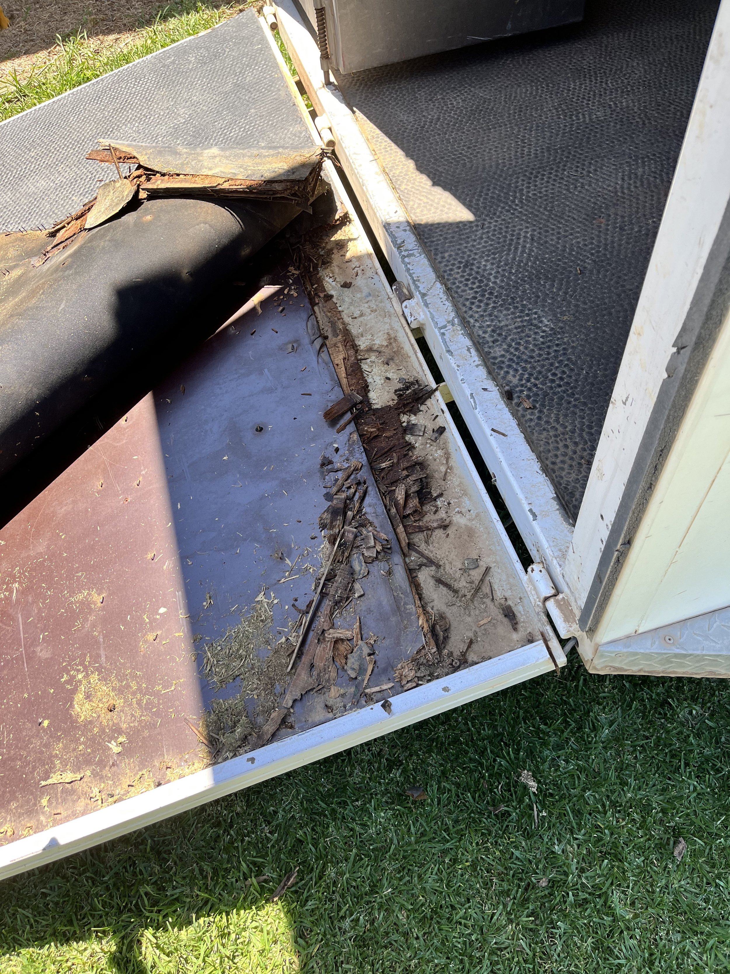 Horse float repairs and maintenance for rural and equestrian properties.