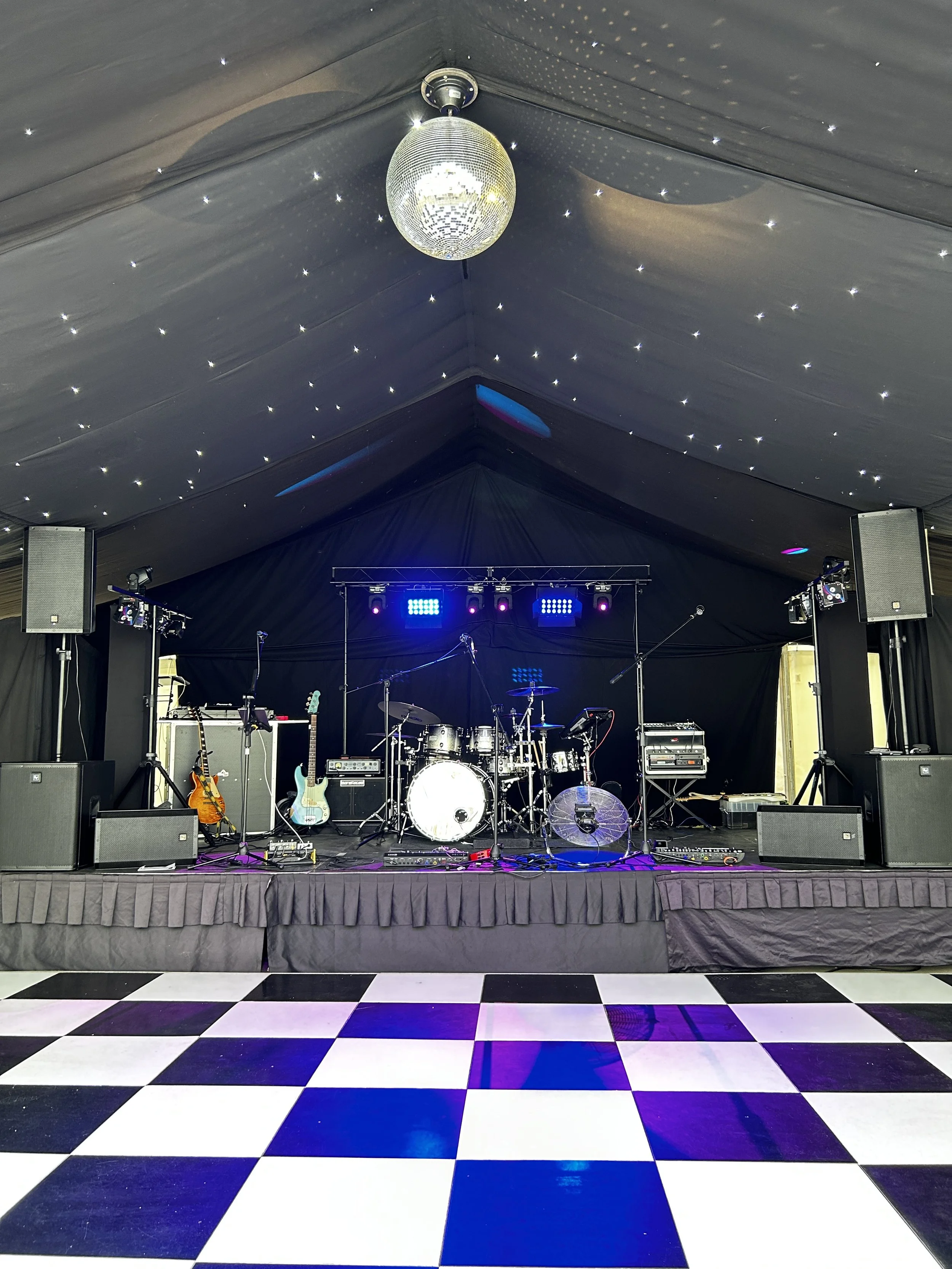 EV PA Soundsystem Package - 2 x 15" Top Speakers, 2 x Sub Woofers + Mixer £455 + VAT