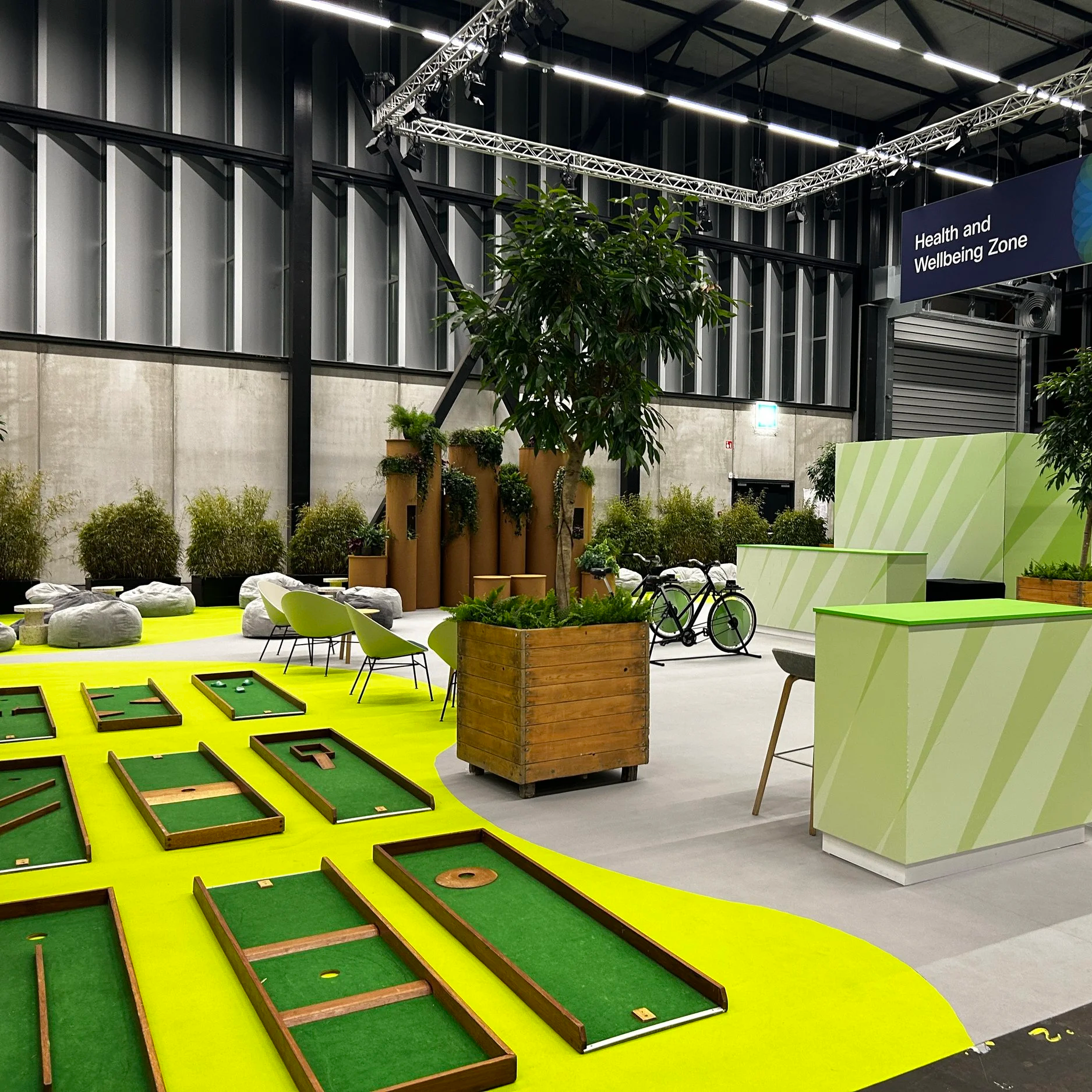 Mini Golf Course - 5 Hole £550 + VAT / 9 Hole - £750 + VAT
