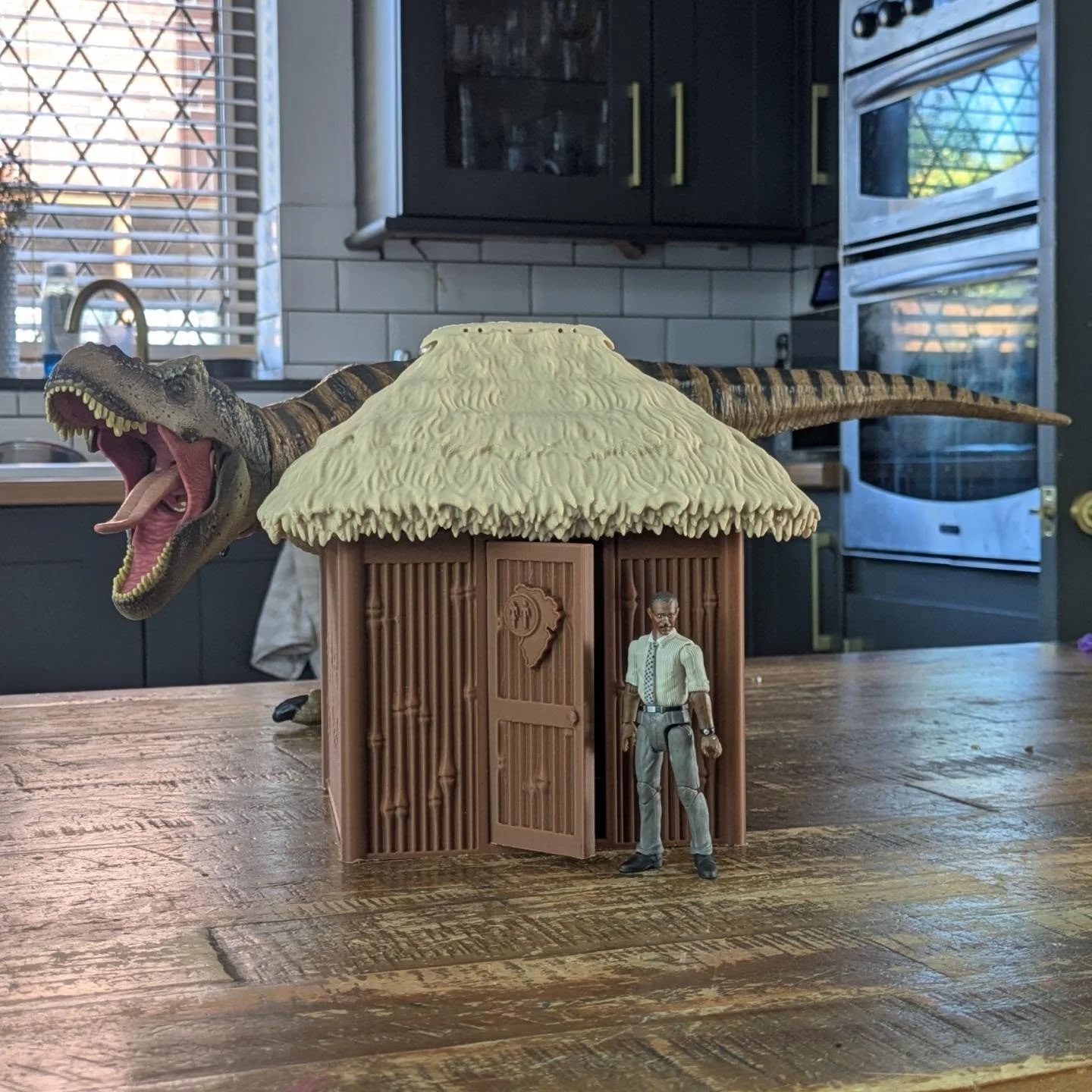 3.75" Rex Paddock outhouse toilet block.

Forget that Cardboard SDCC crap, this is what you need. Featuring two-part wall structure to allow for multiple display options and collapse, the toilet block has a removable roof, floor, toilets and cub