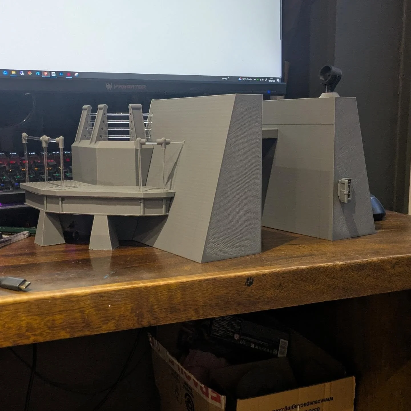3.75" Raptor Pen prototype.

A few sneak peek photos of the revised #raptor pen front #diorama for all you #jurassicpark #actionfigure types!

This is V2 of this set, the first was initially set up for resin printing, and needed some quality of 