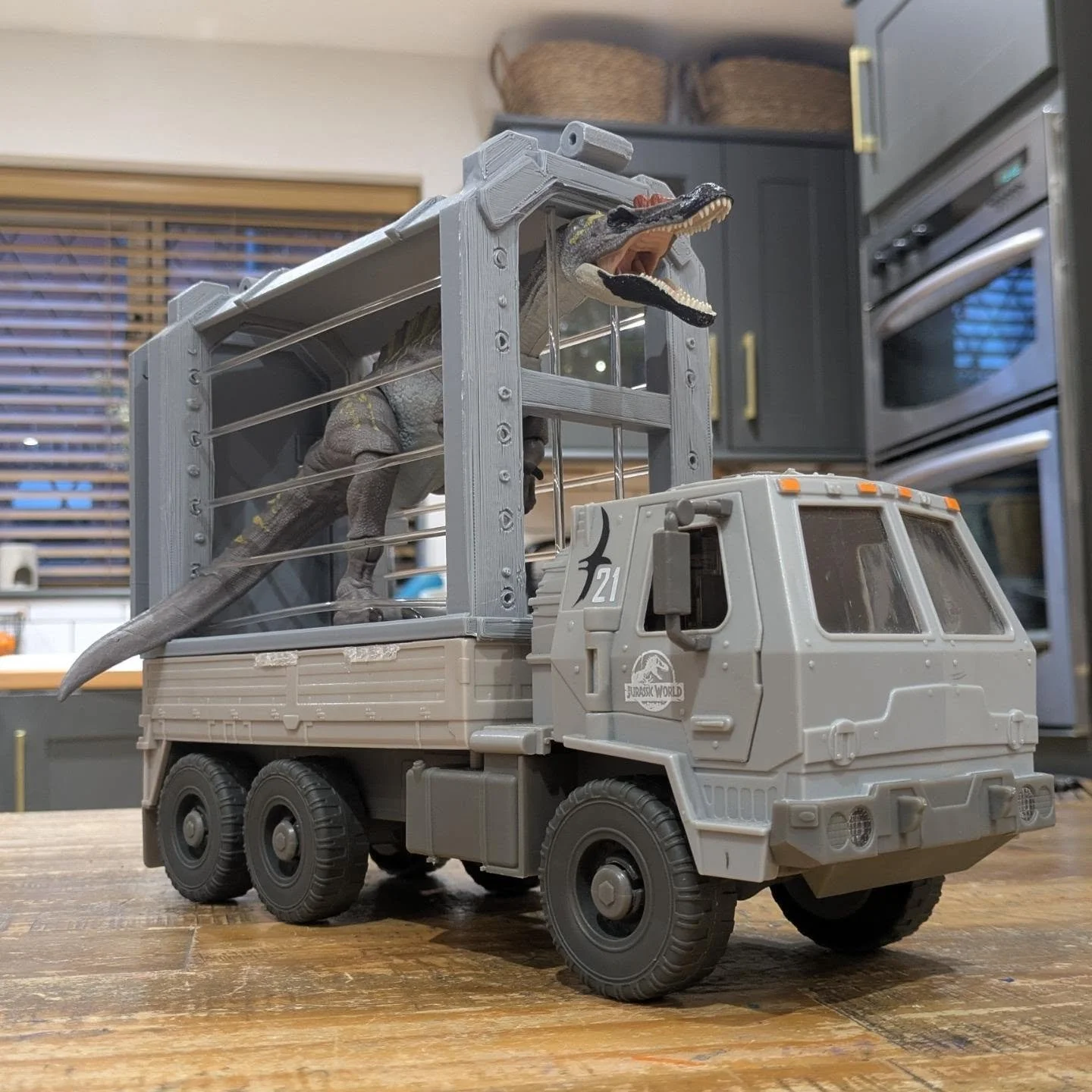 So I've updated the truck compatible Medium cage kit from previously. 

The new set features a slightly wider frame, allowing for storing (at a push! 😅) the Anky and Sino, as well as anything smaller than a Cerato, 

This kit also has a much more er