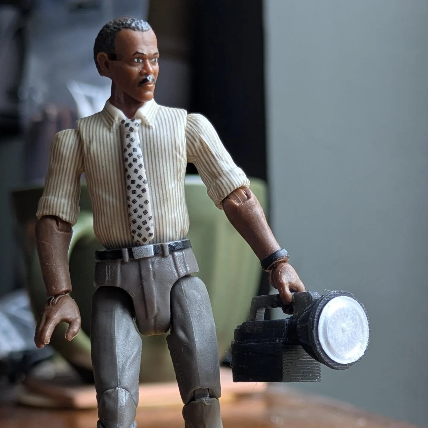 3.75 scale Maxa Beam searchlights as seen in #jurassicpark

Fantastic addition for  #hammondcollection  #mattel #mattelcreations #actionfigure 

Features resin printed body with silver FDM-printed insert.

Coming to the Prehistoric Labs store this Fr