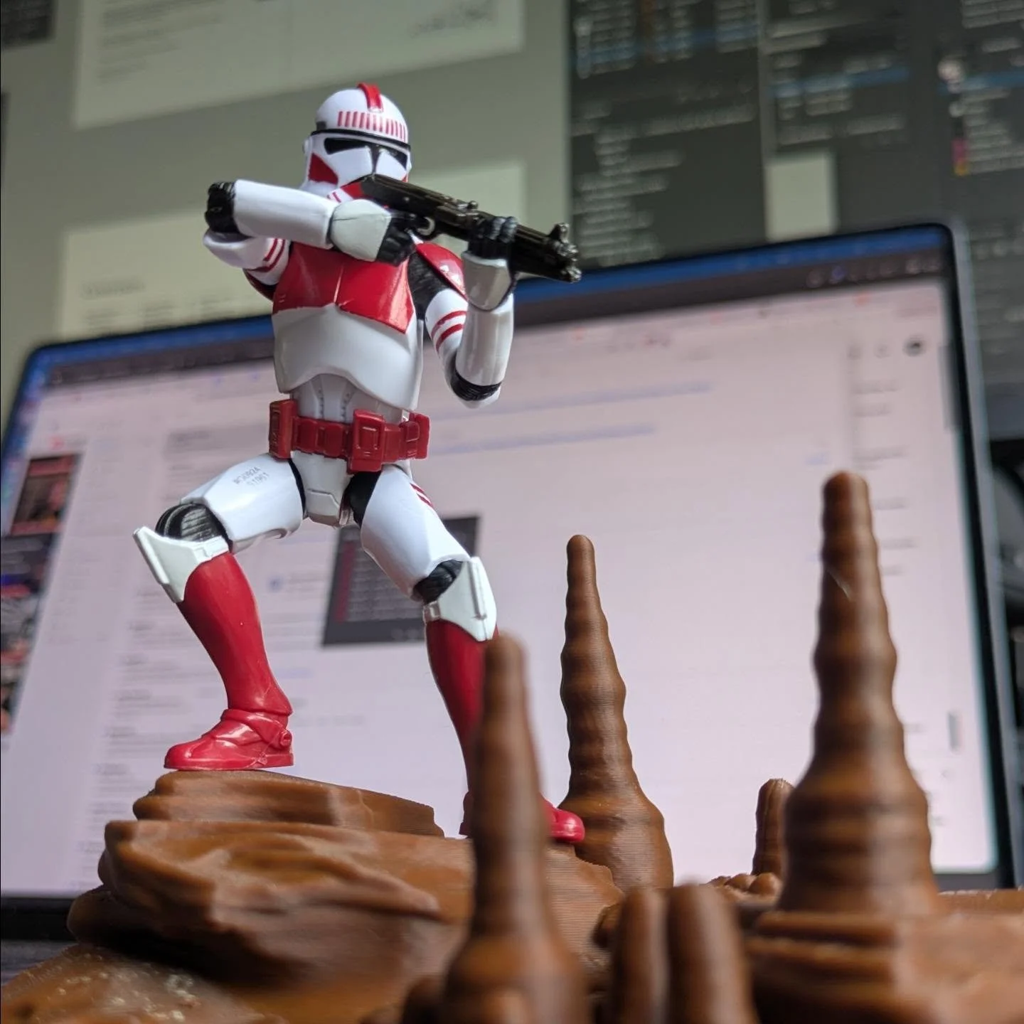 Geonosis terrain diorama pieces for 3.75" and Vintage Collection. 

Around your gunships, a diorama you can make hmm? 

#starwarsdiorama #starwarsclonewars #battleofgeonosis #laat #republicgunship
