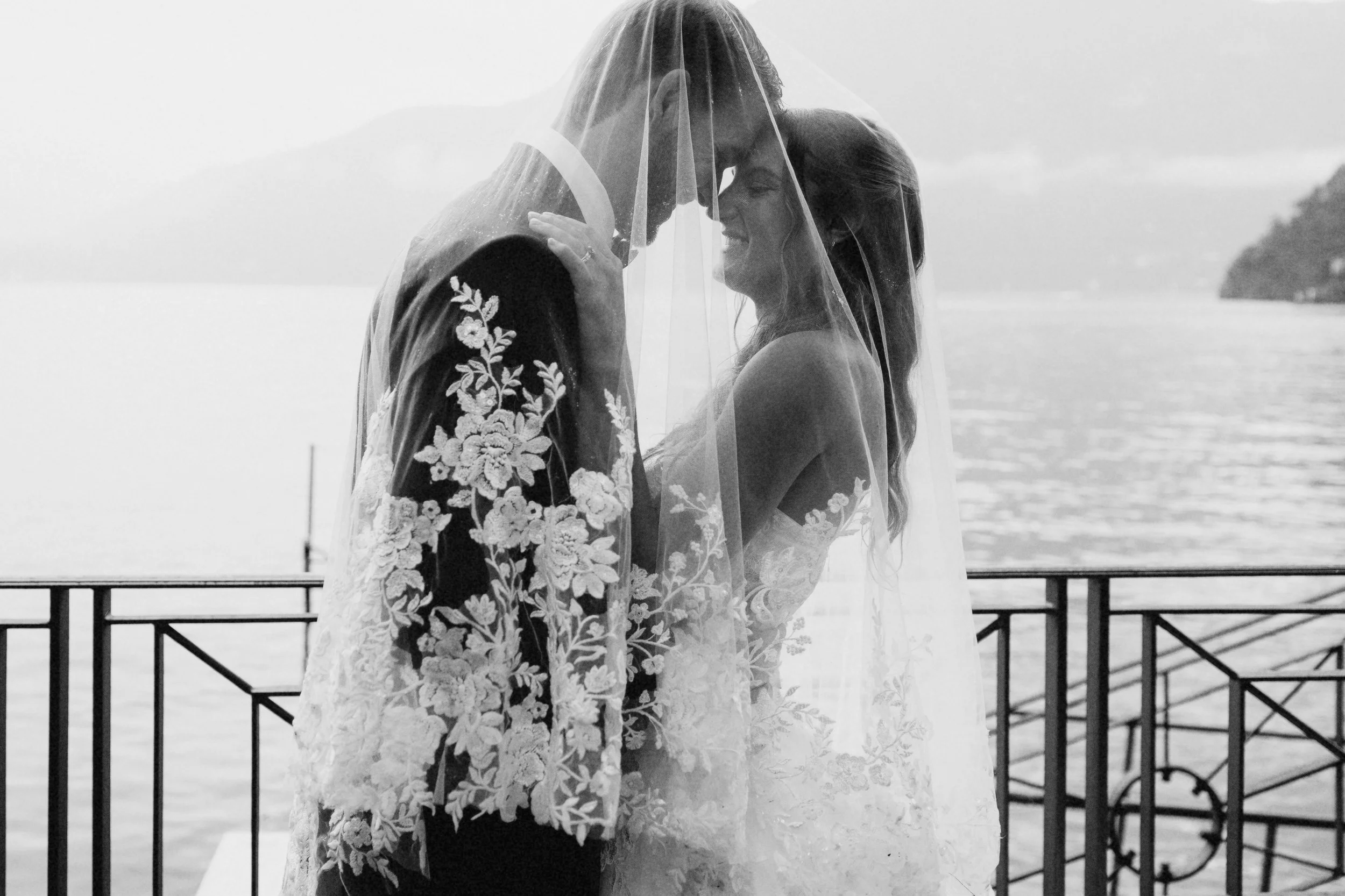  Capturing the timeless essence of your Love story 