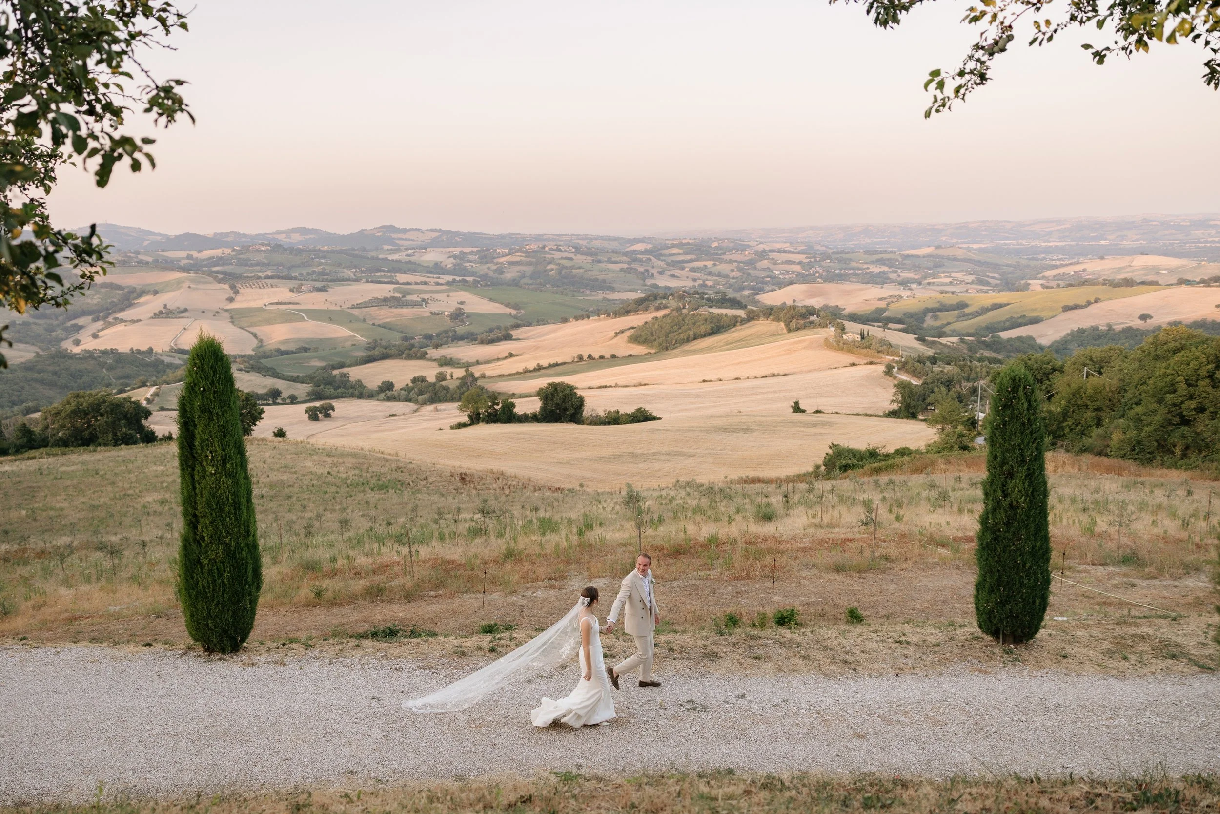  Capturing the timeless essence of your Love story 