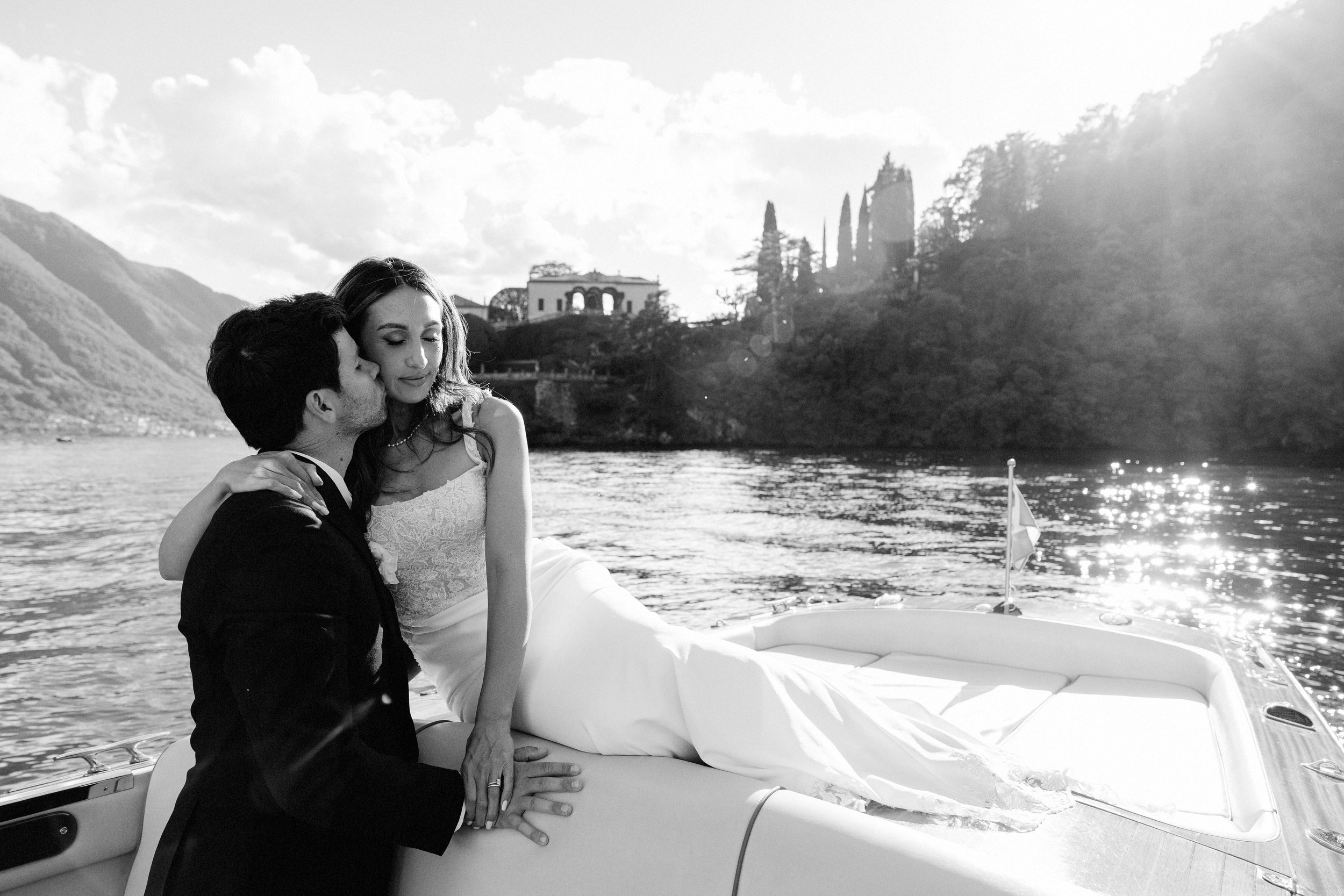  Capturing the timeless essence of your Love story 