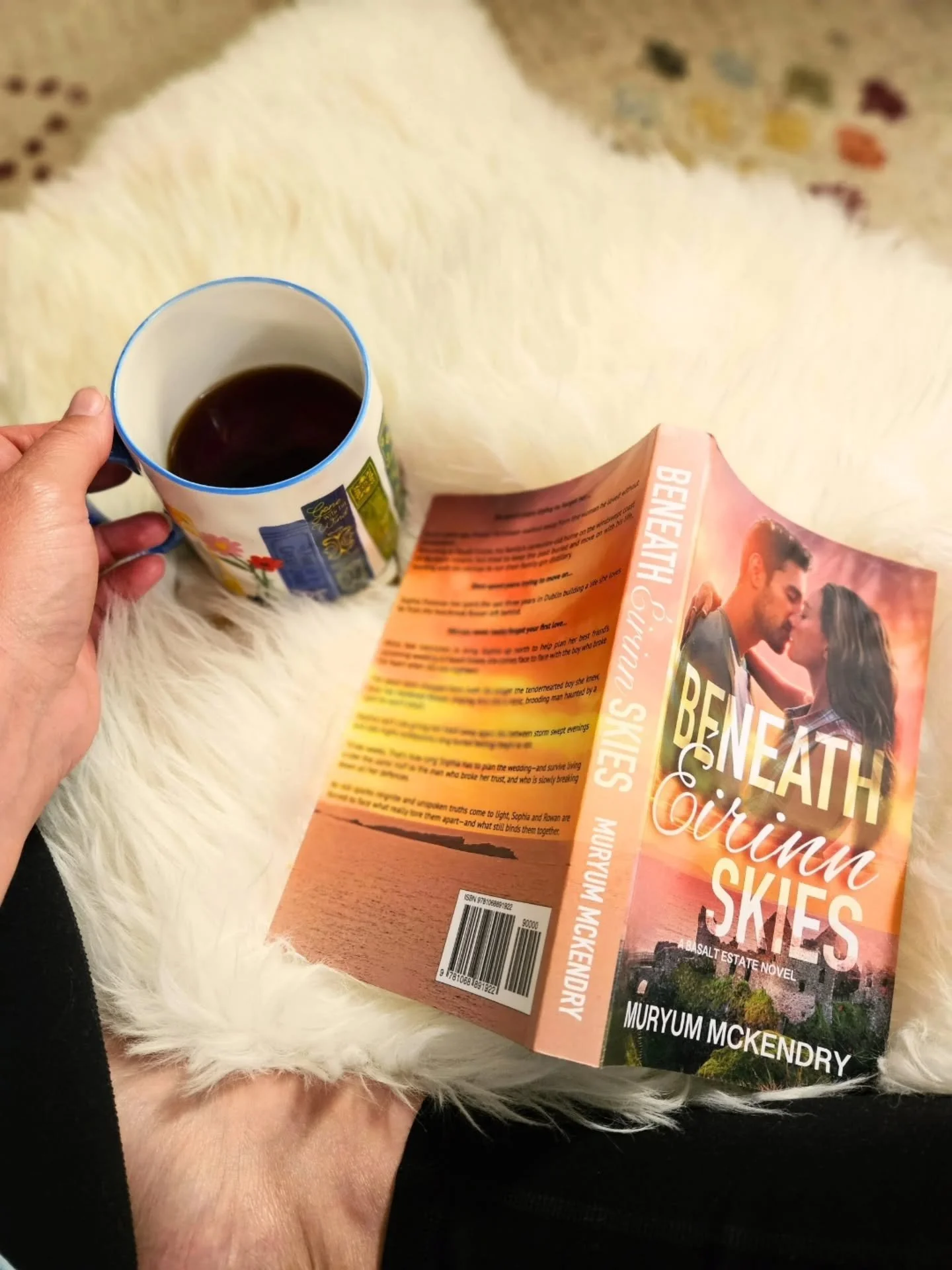 Weekend reading plans 🌼📖🌧🫖

It's shaping up to be a rainy weekend and I want nothing more than to curl up under a fluffy blanket with a cup of tea. 

What's on your current TBR this weekend?