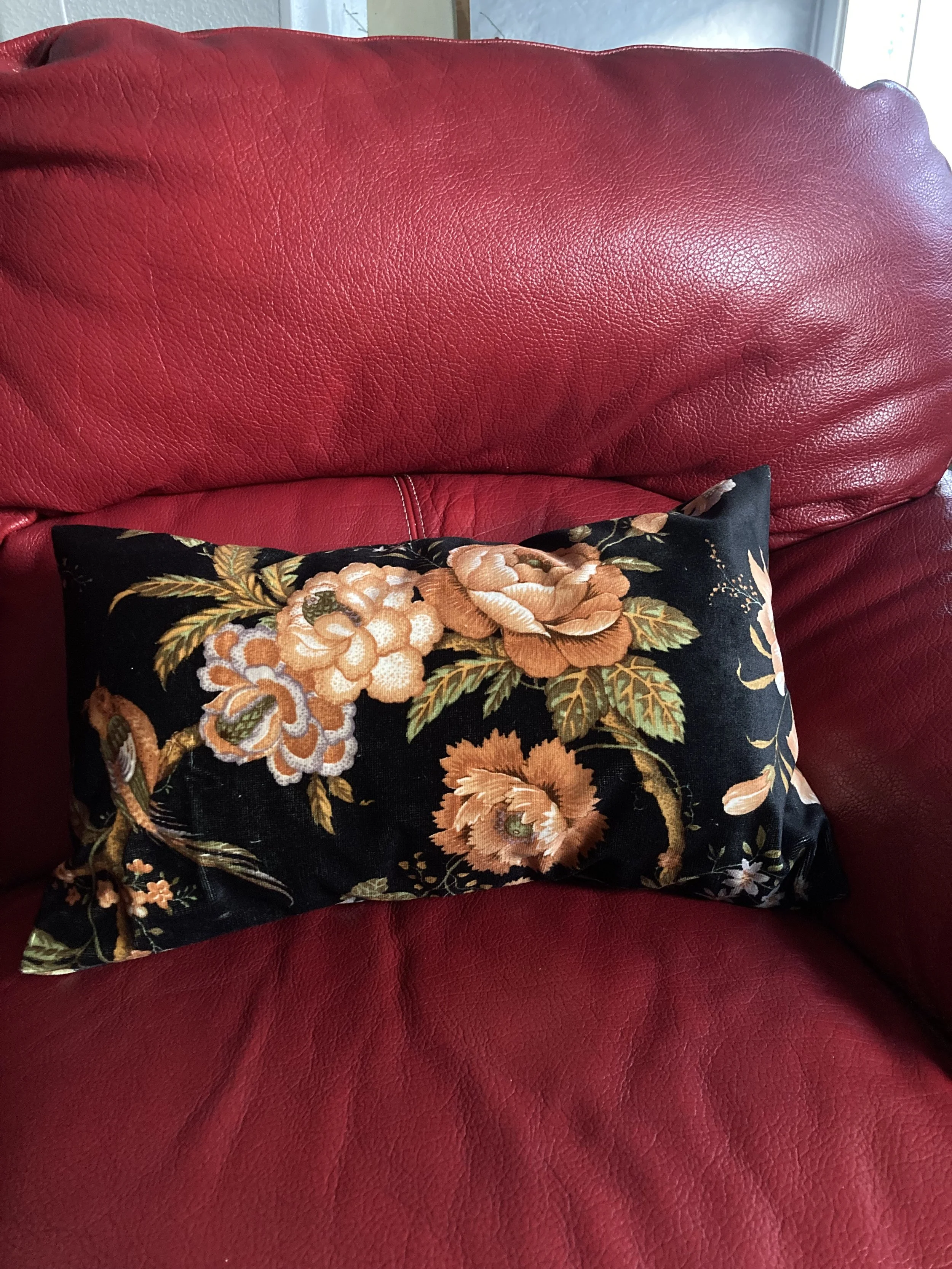 Coussin rectangulaire cousu main, tissu de seconde main, upcycling, lavable et déhoussable