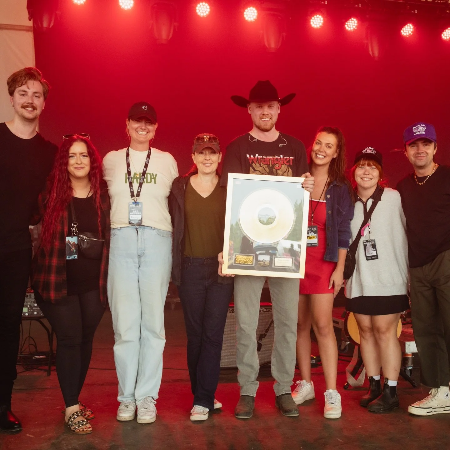 Have a peak at some of my favourite career moments of 2025! Truly a year I&rsquo;ll never forget 🙌🏼

- Receiving my first gold record for &lsquo;Smoke&rsquo; @bootsandhearts 
- Winning and performing at the BCCMA&rsquo;s
- Fall Tour with @jessmoska