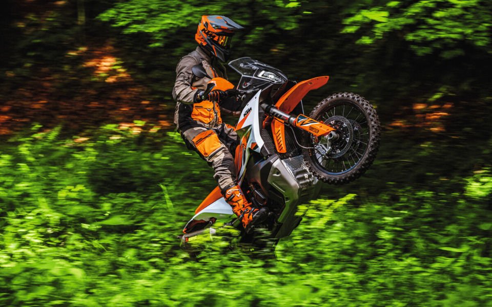ktm_890_adventure_r_10.jpg