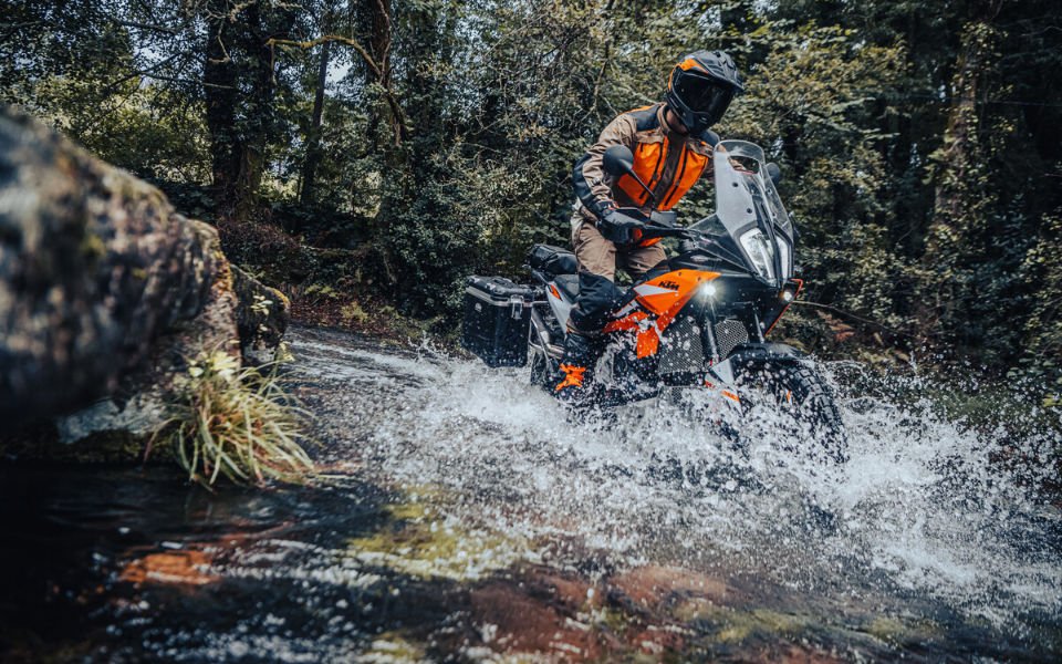 ktm_890_adventure_10.jpg