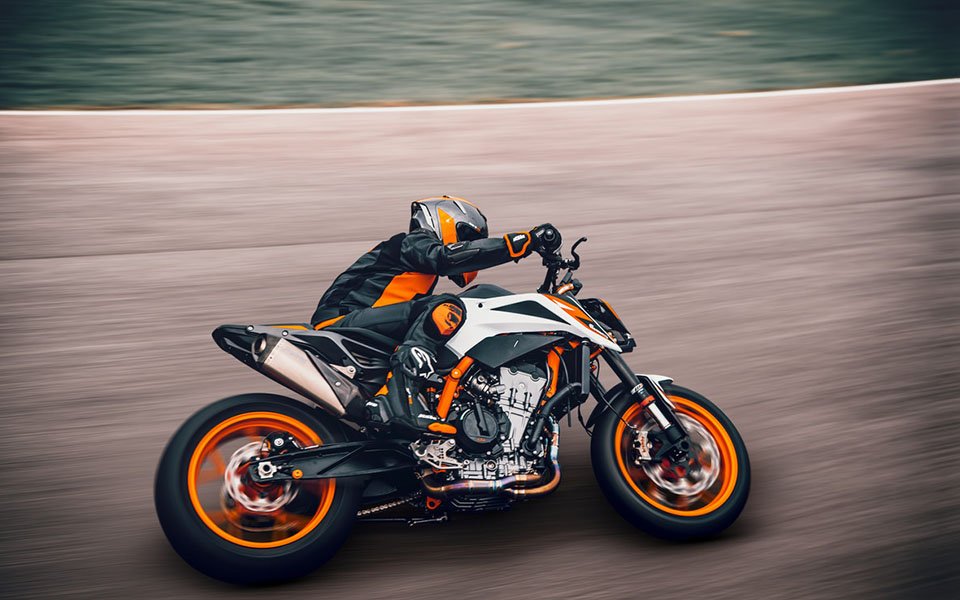 ktm_890_duke_r_6.jpg