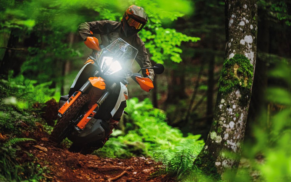 ktm_890_adventure_r_9.jpg