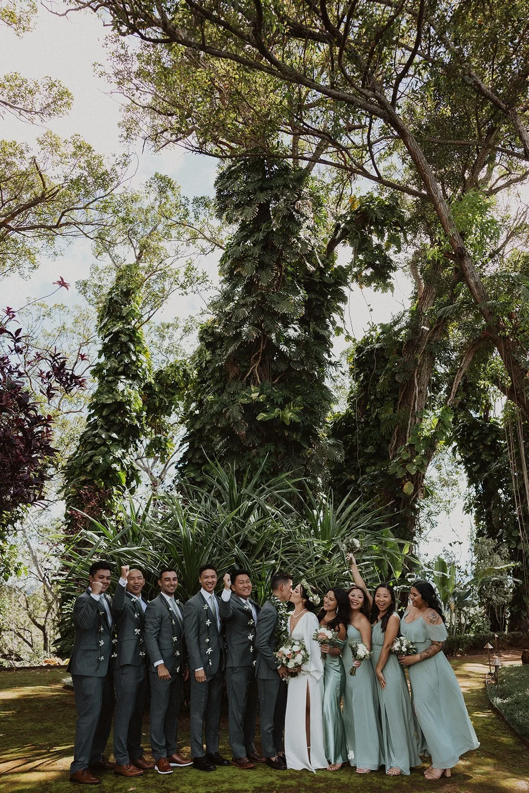 l-d-sunset-ranch-oahu-hawaii-wedding-4877.jpg