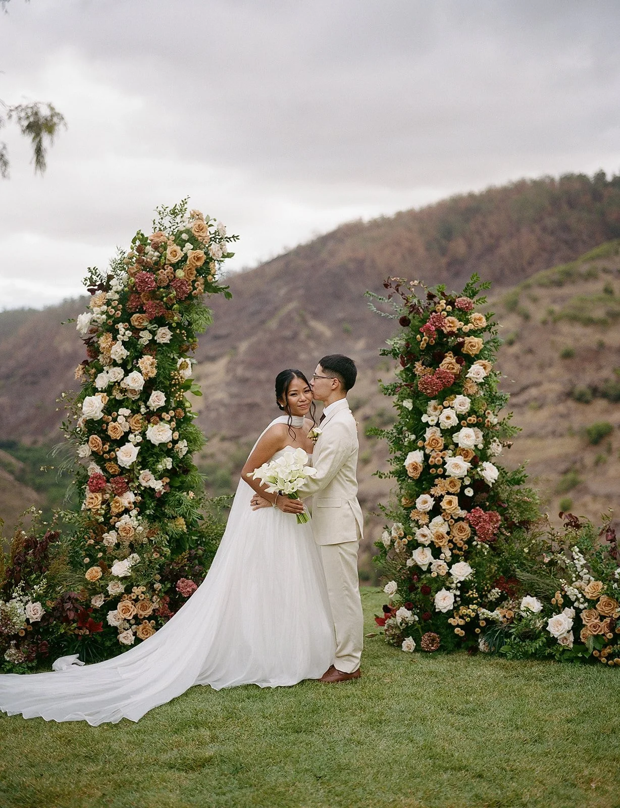 FILM-j-l-waialua-valley-farms-hawaii-wedding-44_websize.jpg