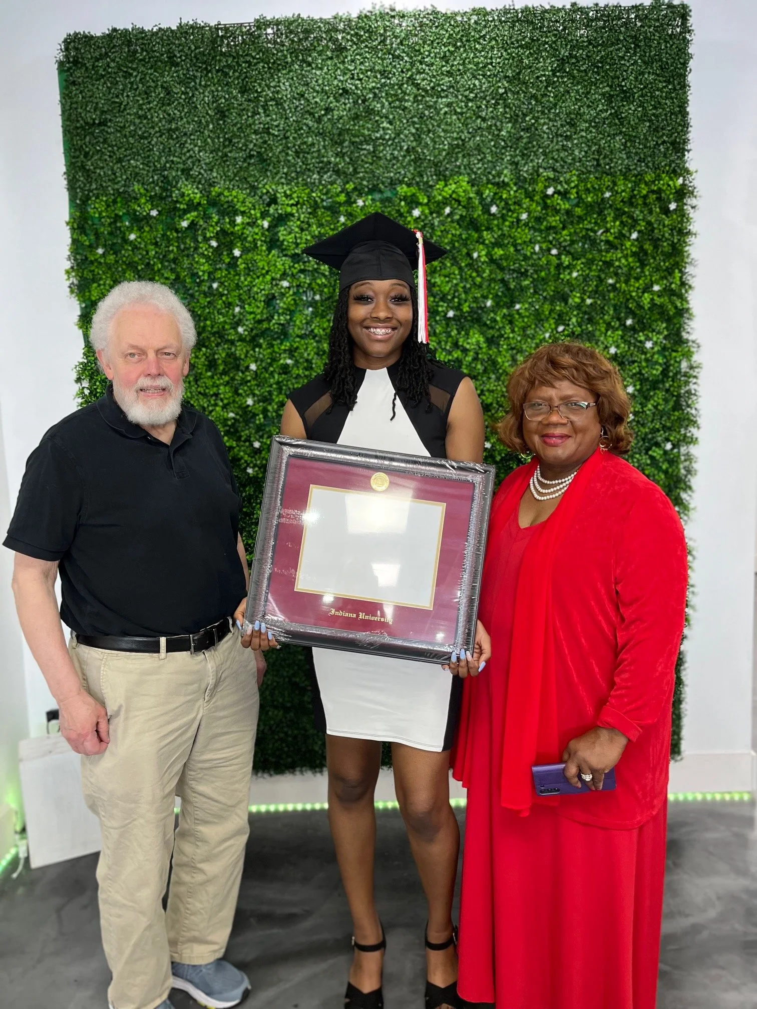 Walker Charitable Foundation Celebrates Scholarship Recipients on Graduations