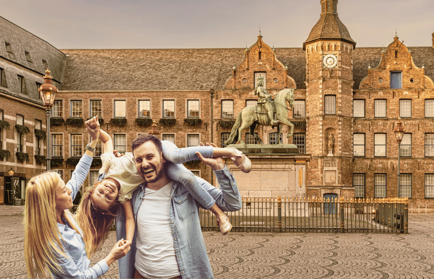 Kinder entdecken Düsseldorf bei einer spielerischen Stadttour vor dem Rathaus Düsseldorf und lösen gemeinsam Aufgaben in der Altstadt