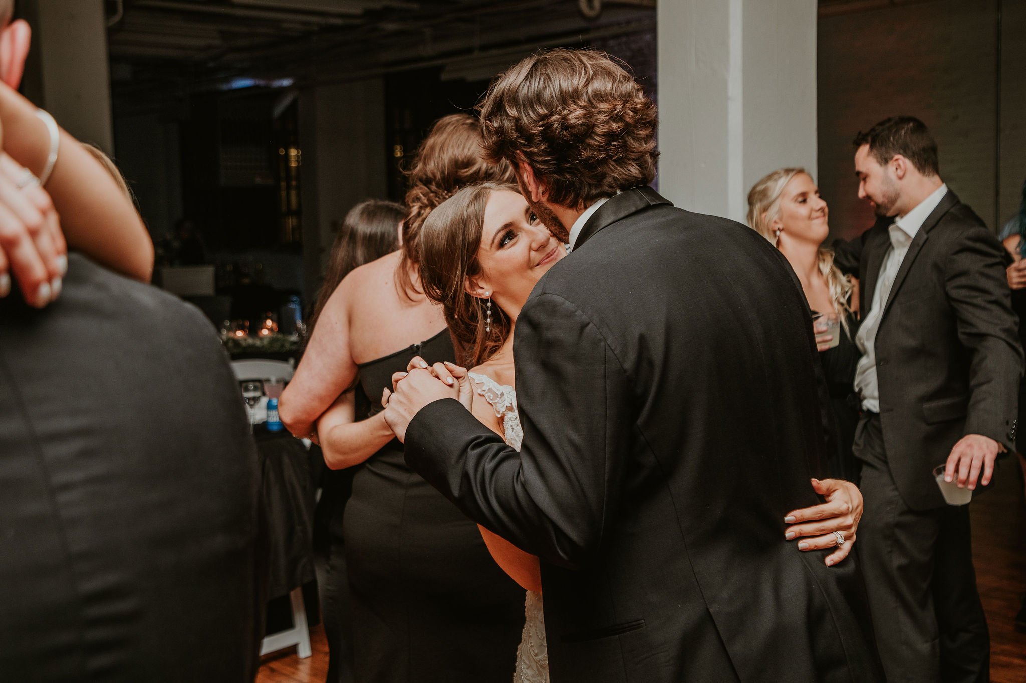 reception_250.jpg