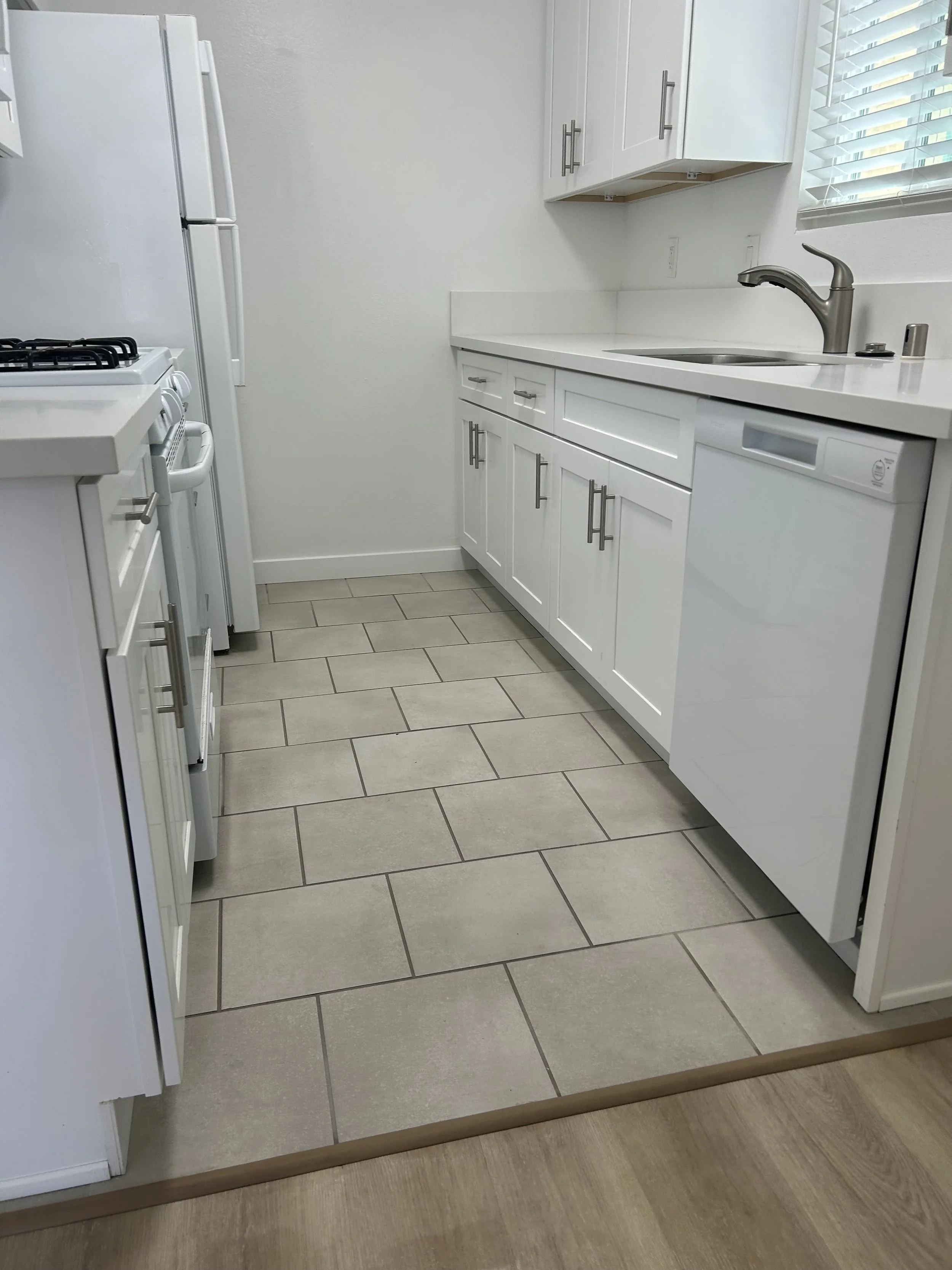 Bundling ceramic tile and plank floors carlsbad ca.jpeg