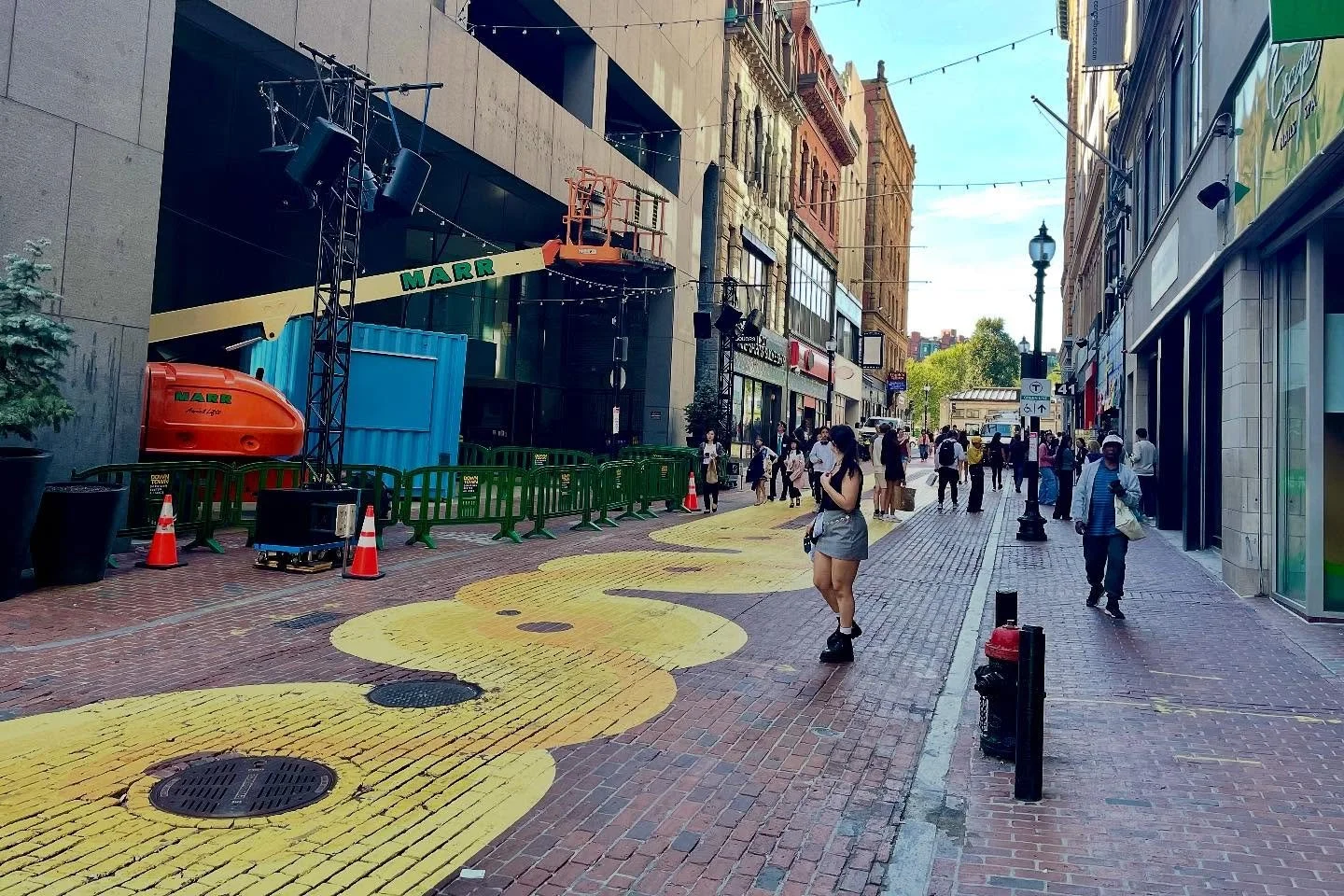 Super cool new swirls in downtown by @massielgrullondesigns bring a fun vibe to Winter Street!
