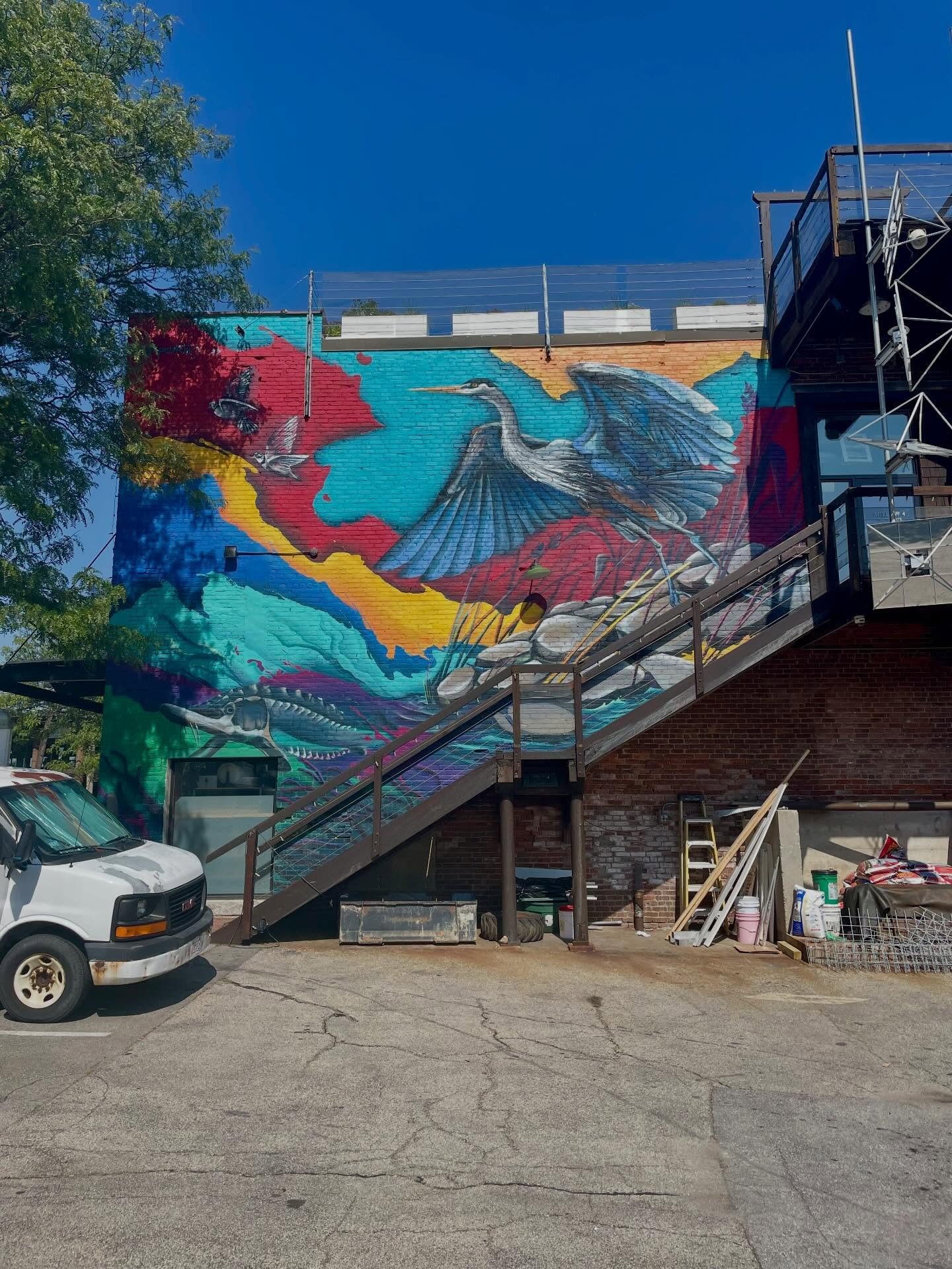 I was so excited to get to the North Shore mid fall.  It was amazing to encounter this gorgeous piece by Felipe Ortiz over next to The Tannery, in Newburyport! 

@felipeortizart @newburyportart 
@creativecounty @theblochaus @tannery_marketplace

#new