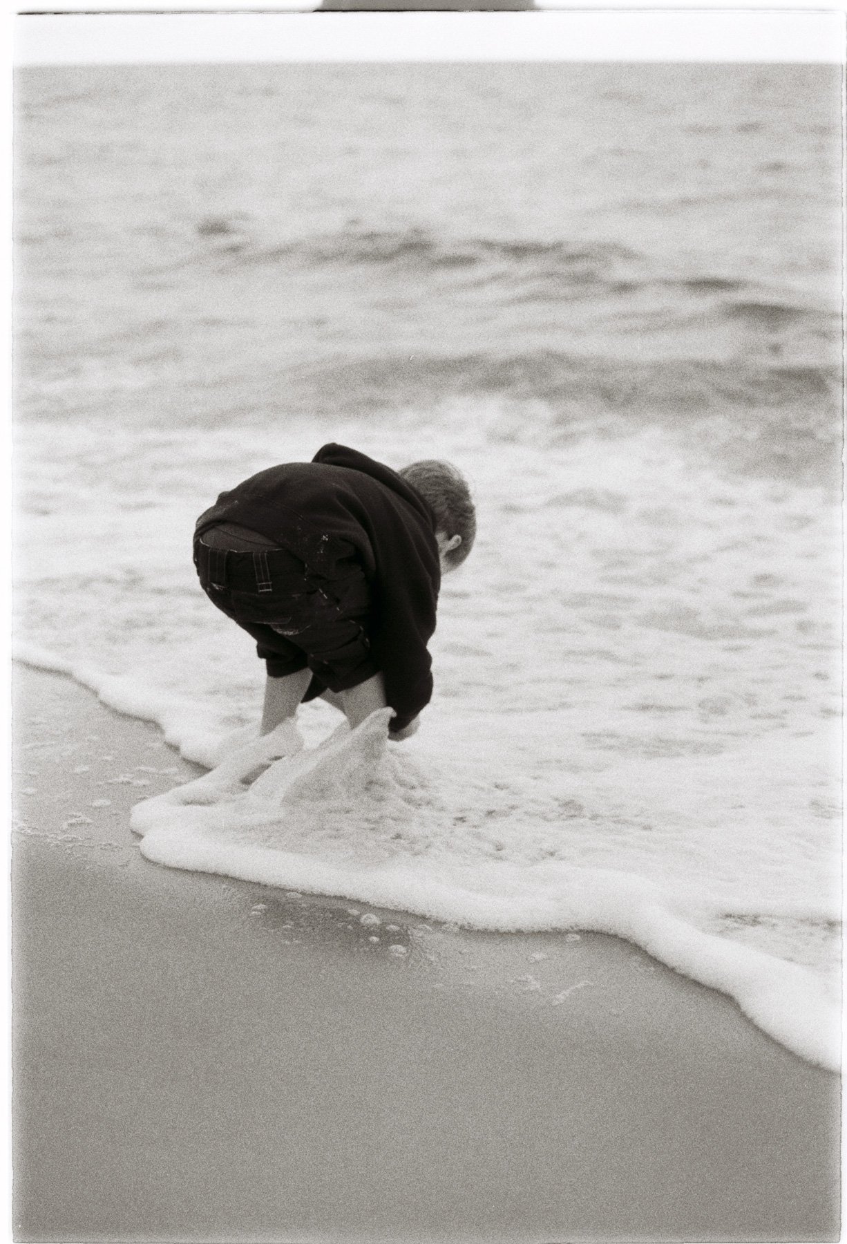 SallyElenaMilota_Drawing-memories-in-the-sand_8.jpg