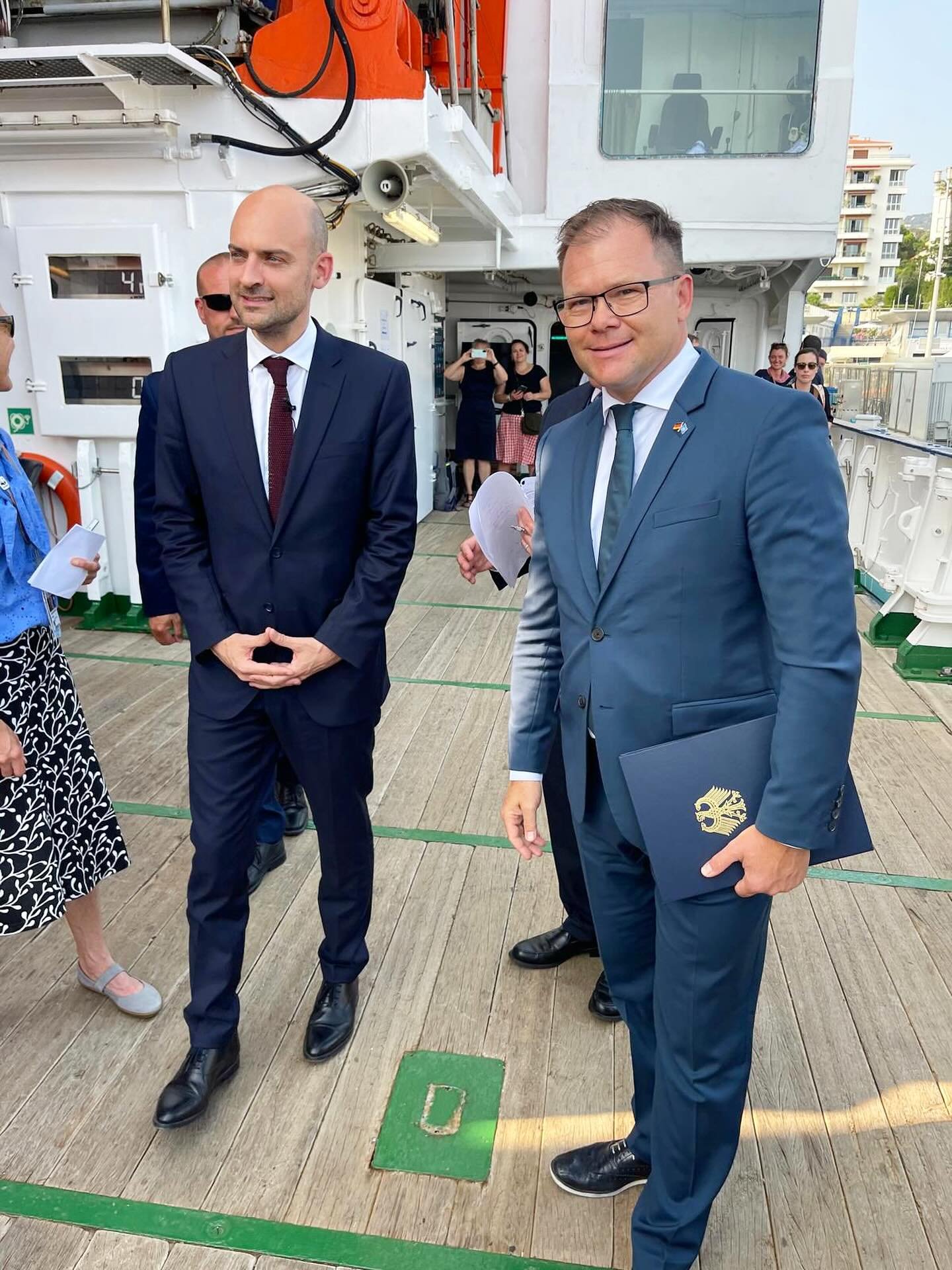 Historic breakthrough in Nice! 🌊

At the UN Ocean Conference, Carsten Schneider, German Federal Minister for the Environment, Climate Action and Nature Conservation, announced today that Germany, France, and now more than 50 other countries support 