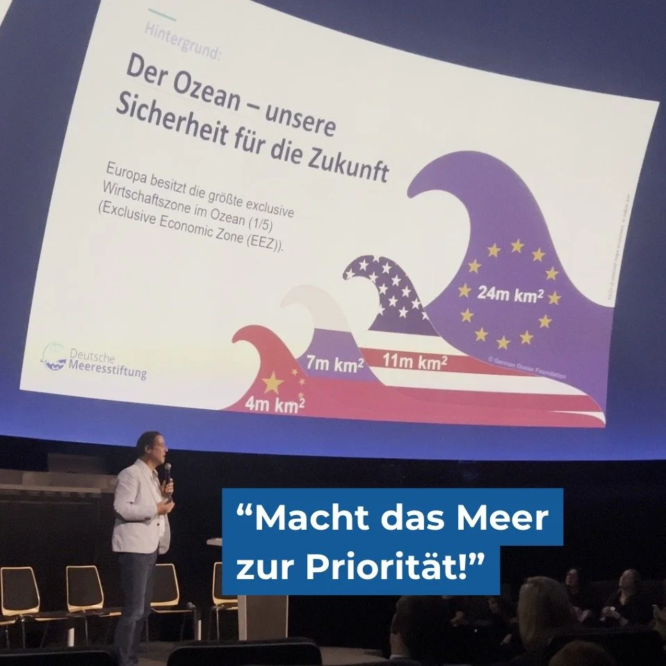 Ein Weckruf von Frank Schweikert, Vorstand der Deutschen Meeresstiftung, beim Parlamentarischen Meeresabend am 23. September im Zeiss-Gro&szlig;planetarium in Berlin:
90 % des Welthandels l&auml;uft &uuml;ber die Ozeane &ndash; Europa kontrolliert fa