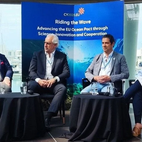 🌊 Riding the Wave in Zypern

Die Deutsche Meeresstiftung war Teil der internationalen Konferenz &bdquo;Riding the Wave&ldquo; vor Ort. Frank Schweikert nimmt in seiner Eigenschaft als Mitglied des EU Mission Boards &bdquo;Oceans &amp; Waters&ldquo; 