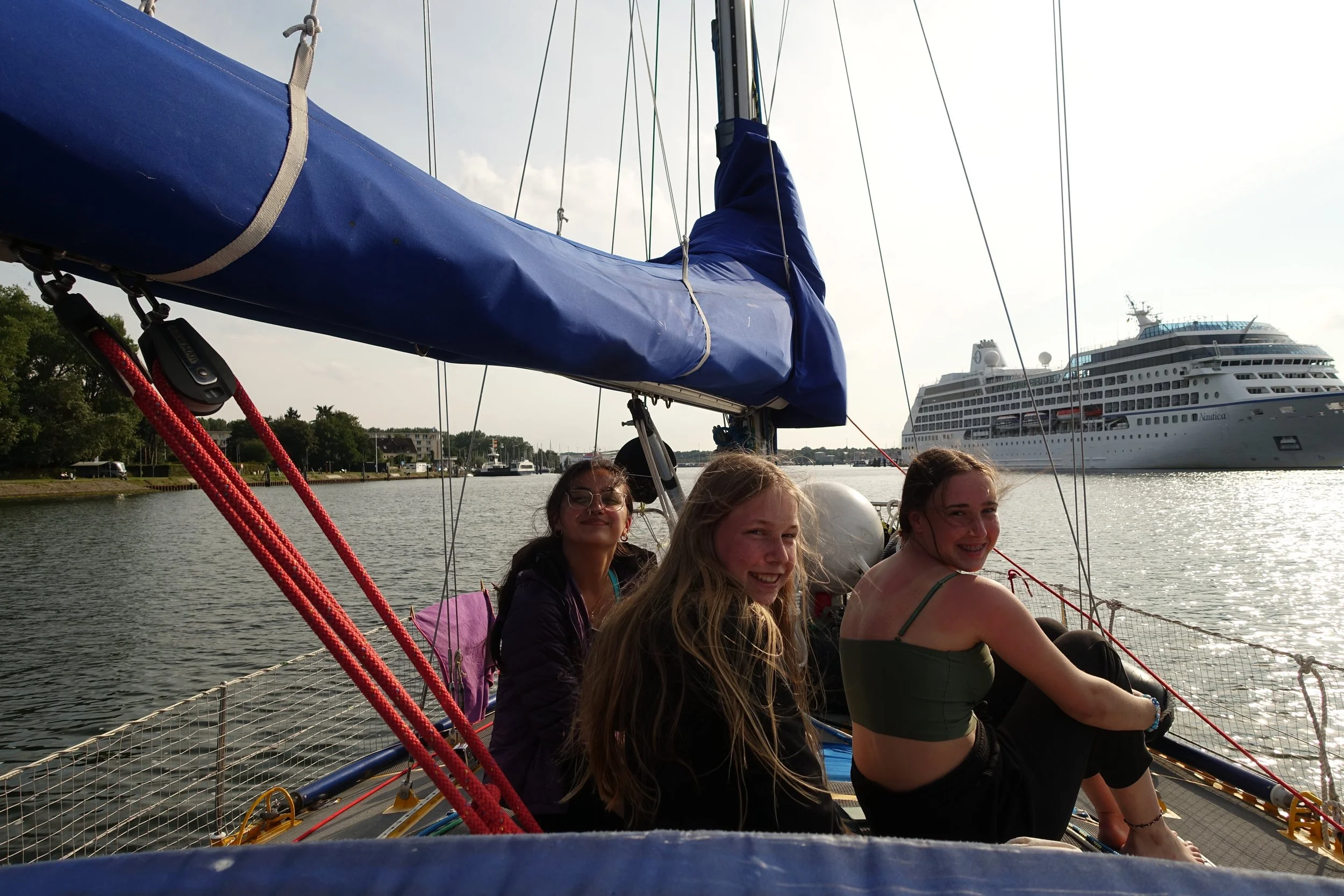 20240718_DMS_MeWe_Tuttlingen_Melissa Greta und Frieda an Deck.JPG