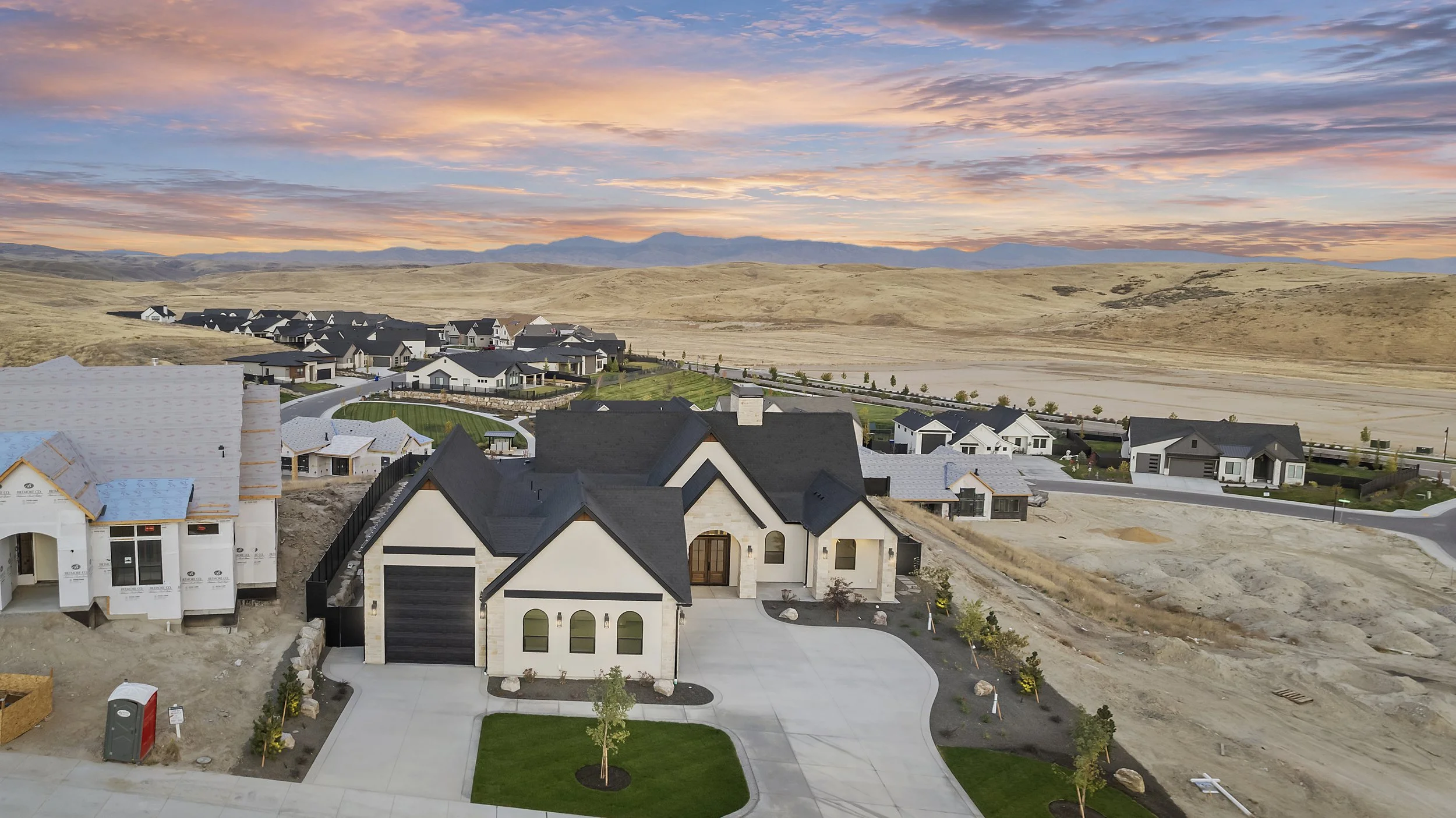 122-7068 N Cairnhill Wy_002.jpg
