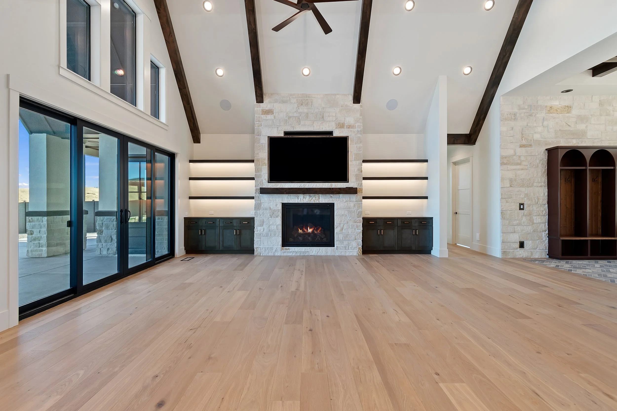 073-7068 N Cairnhill Wy_073.jpg
