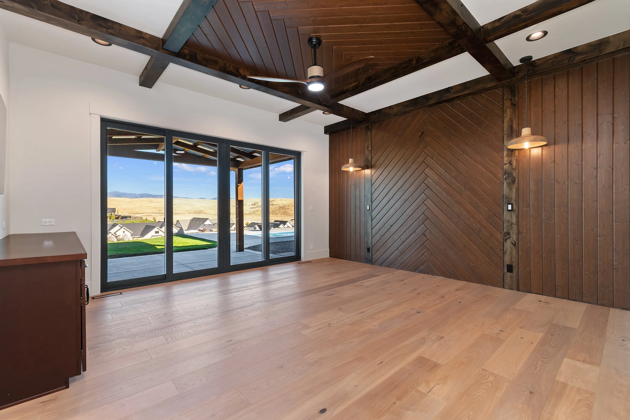 063-7068 N Cairnhill Wy_063.jpg