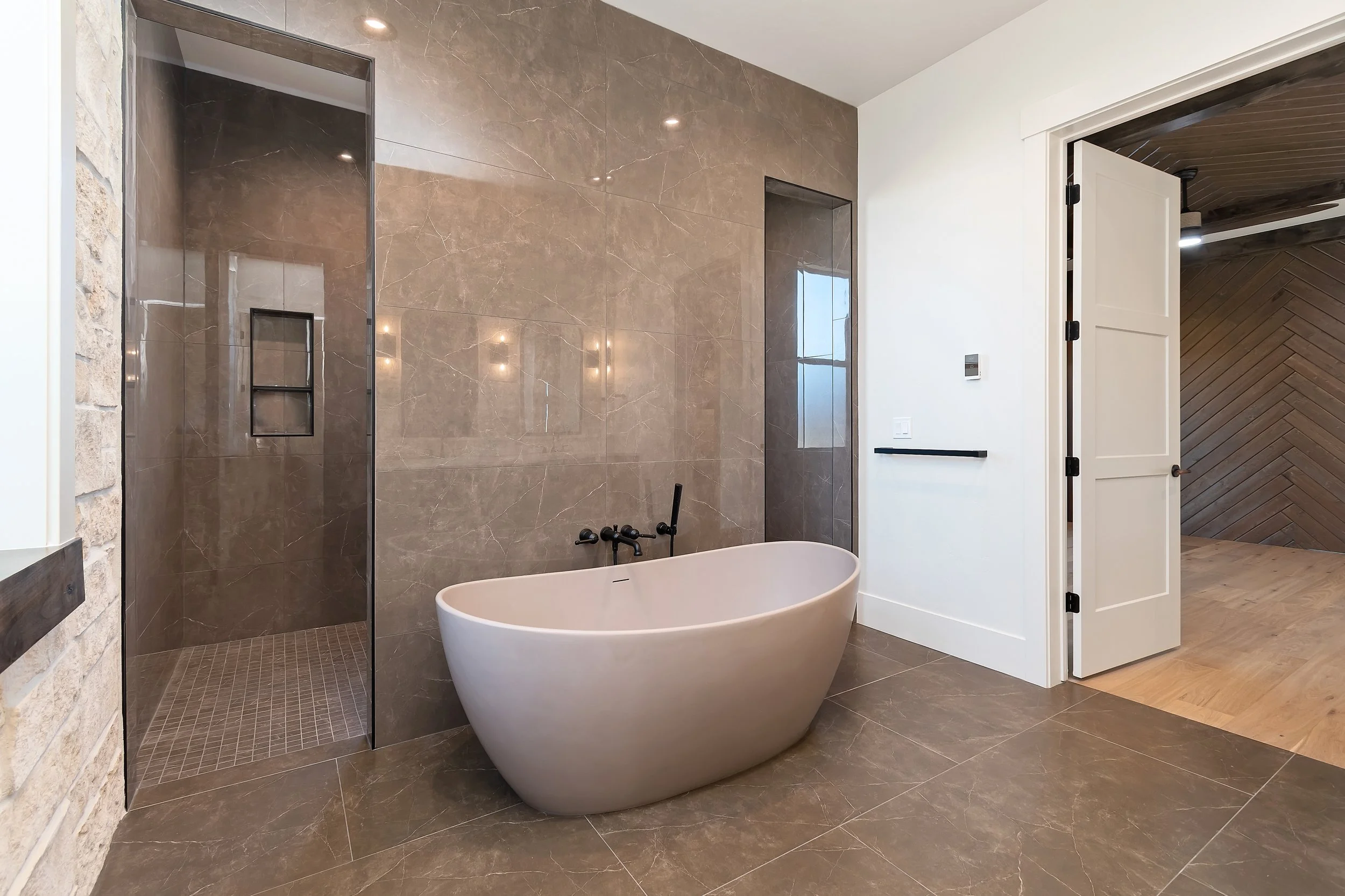 069-7068 N Cairnhill Wy_069.jpg