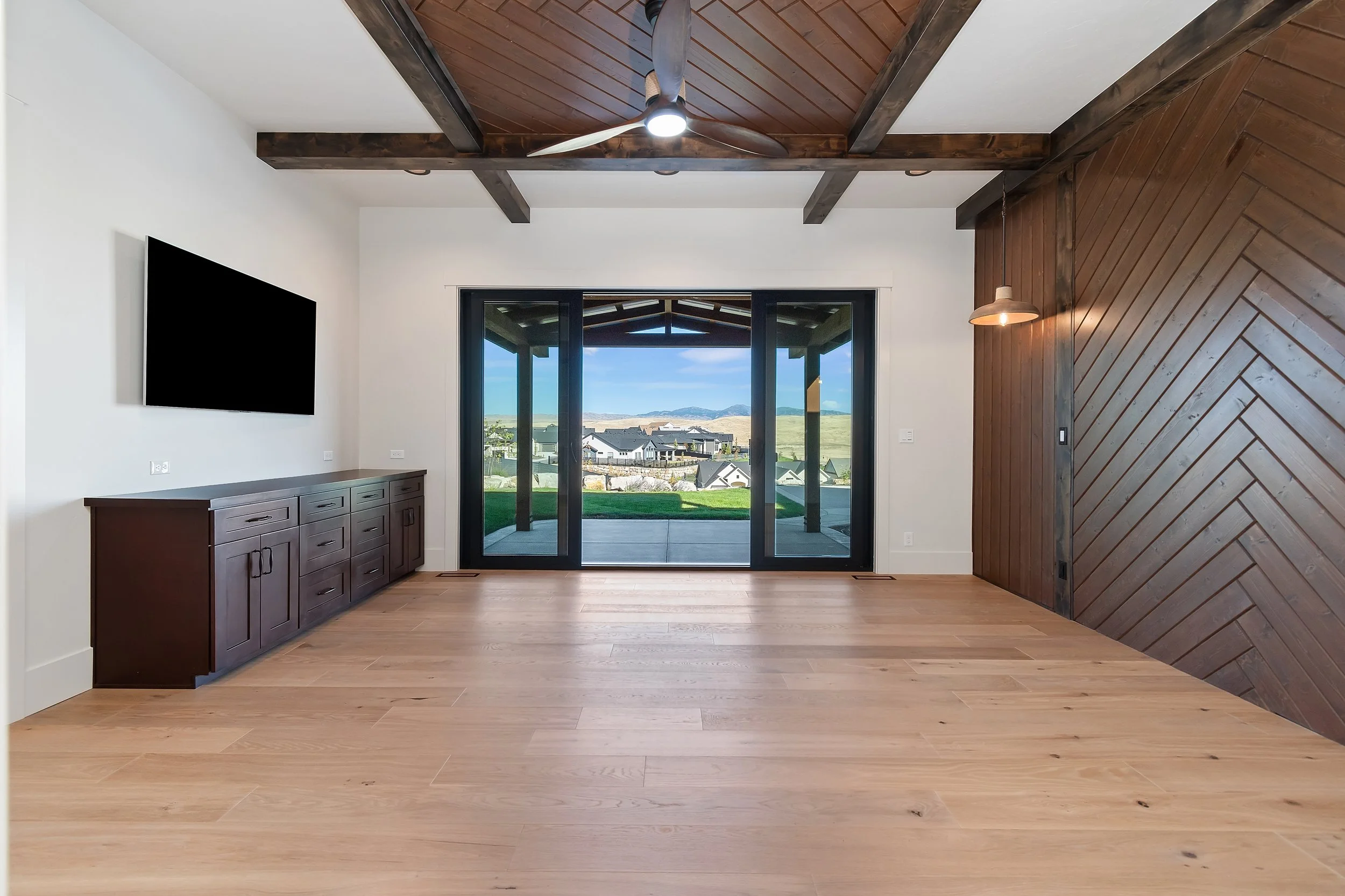 066-7068 N Cairnhill Wy_066.jpg
