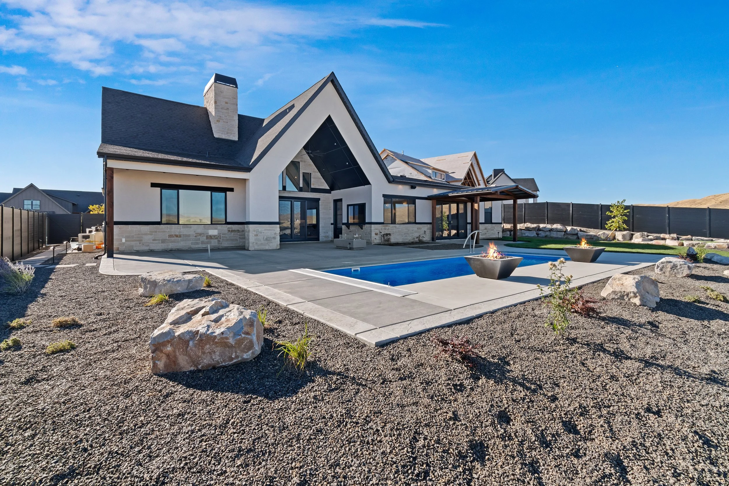 087-7068 N Cairnhill Wy_087.jpg