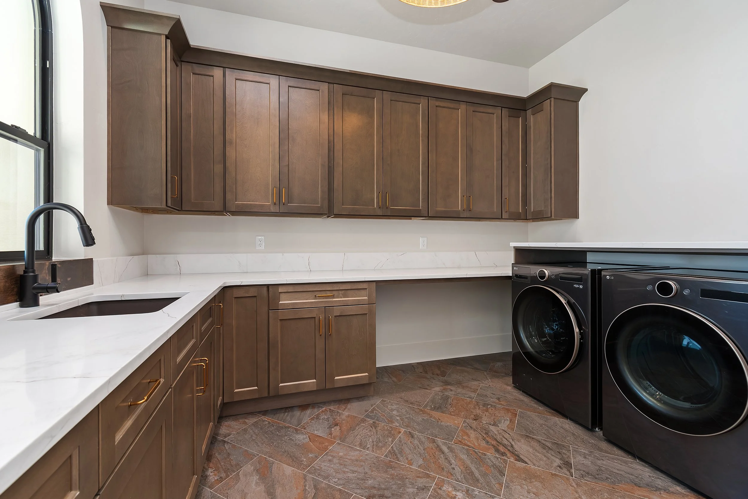 049-7068 N Cairnhill Wy_049.jpg