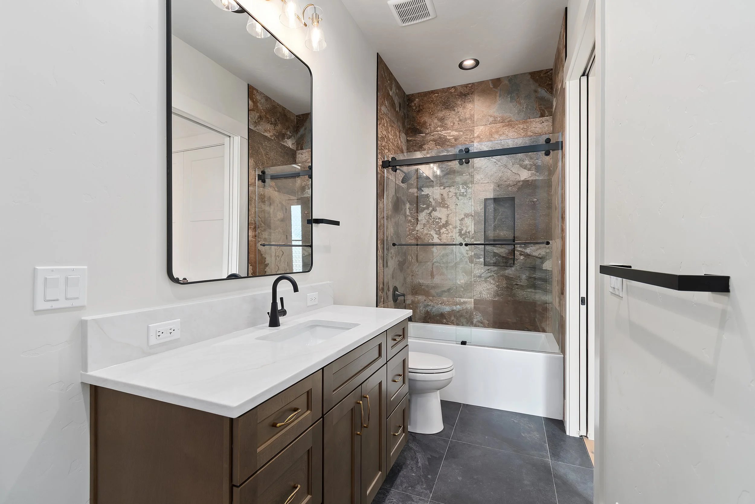 051-7068 N Cairnhill Wy_051.jpg