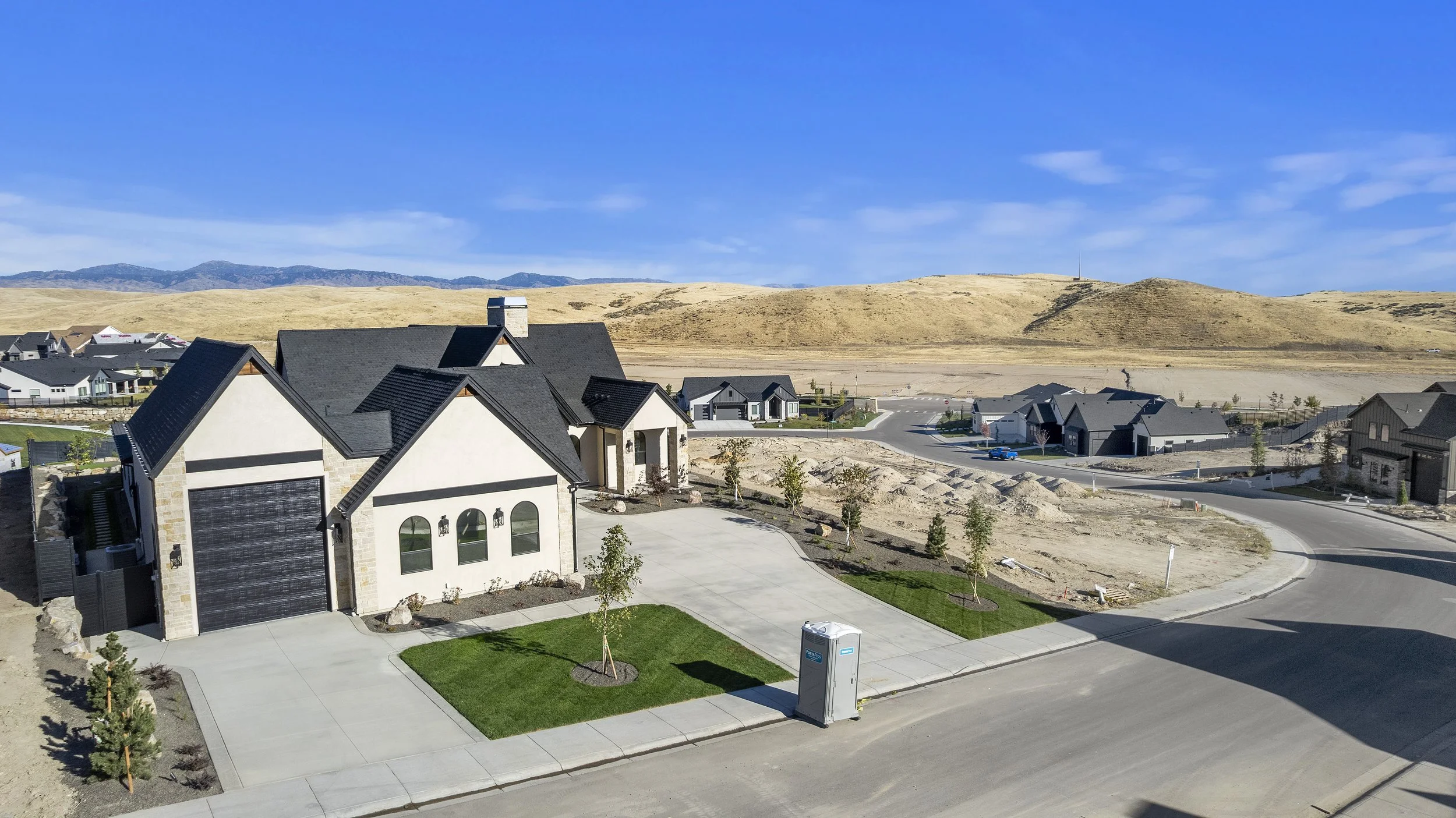 119-7068 N Cairnhill Wy_001.jpg