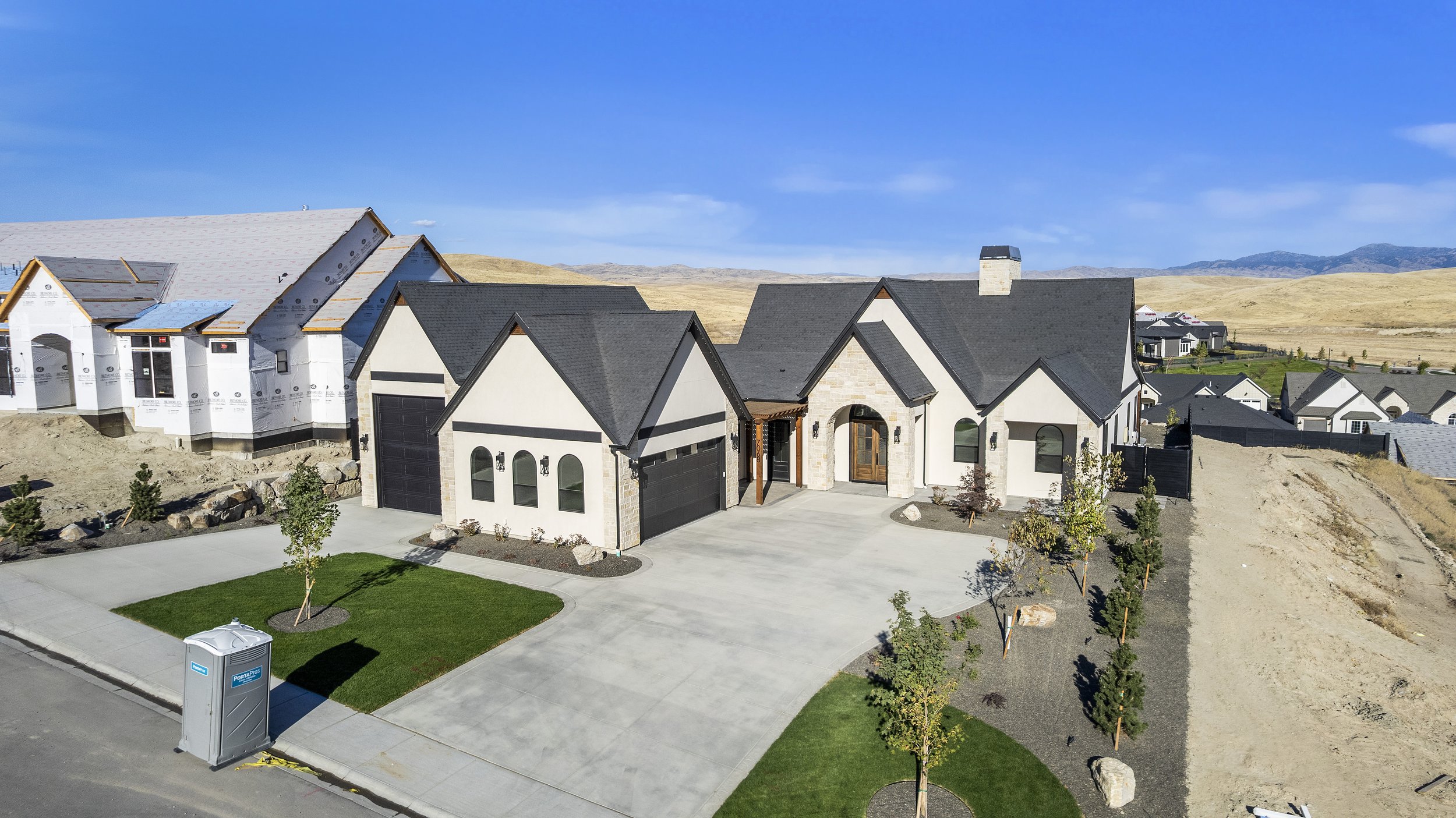 120-7068 N Cairnhill Wy_002.jpg