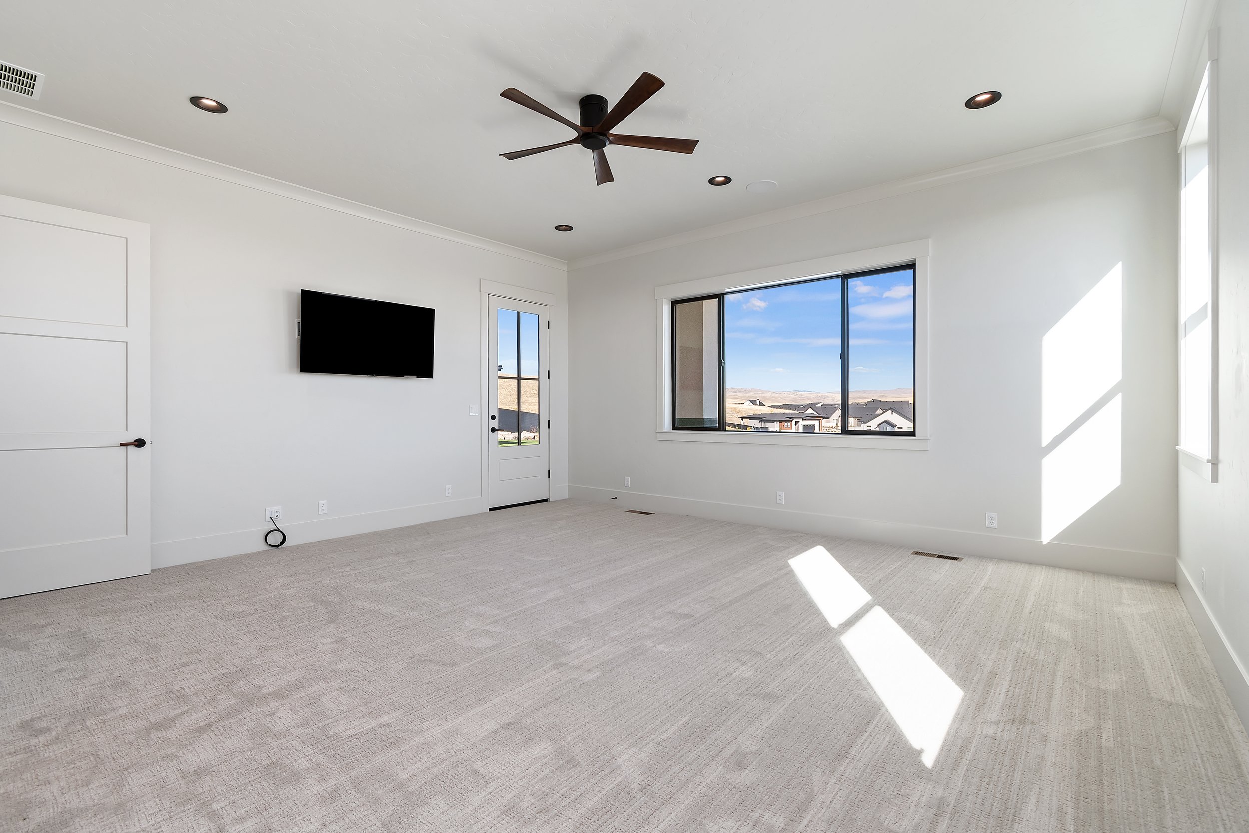 057-7068 N Cairnhill Wy_057.jpg