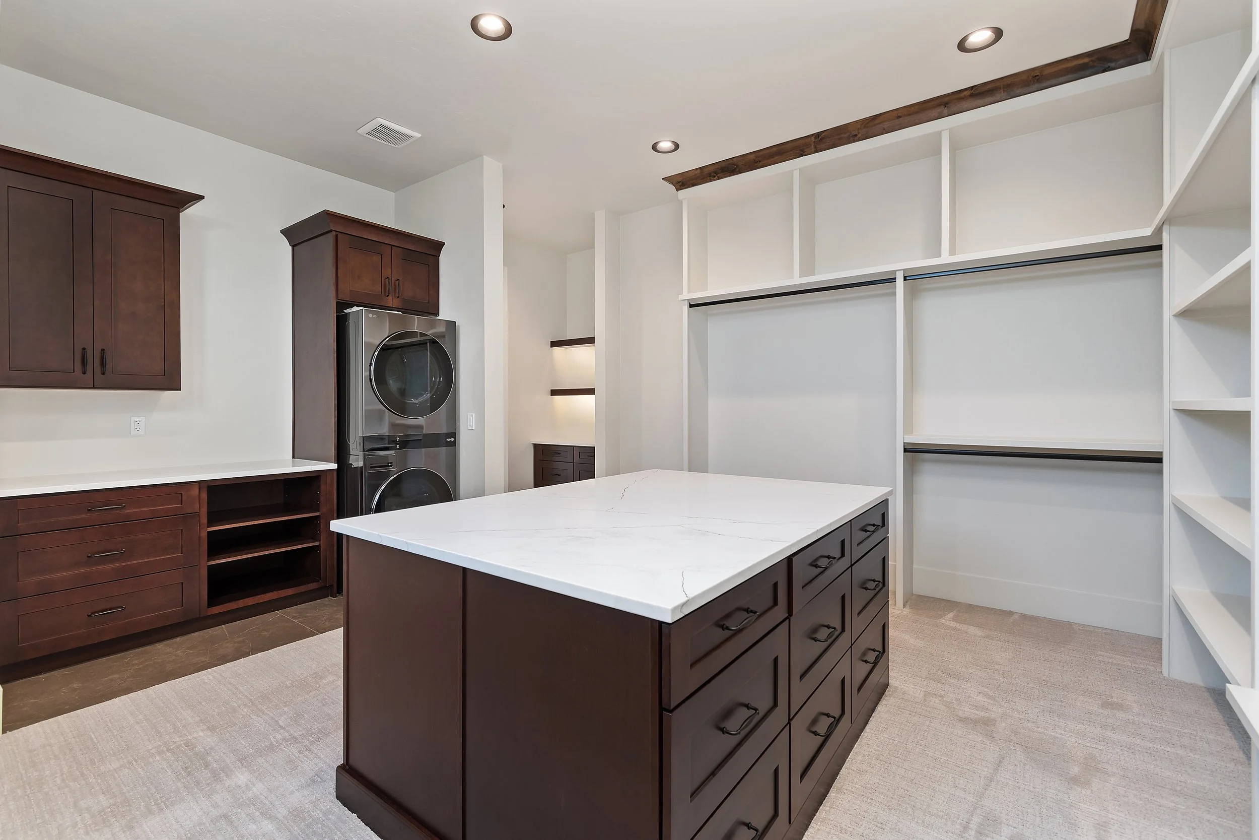 065-7068 N Cairnhill Wy_065.jpg