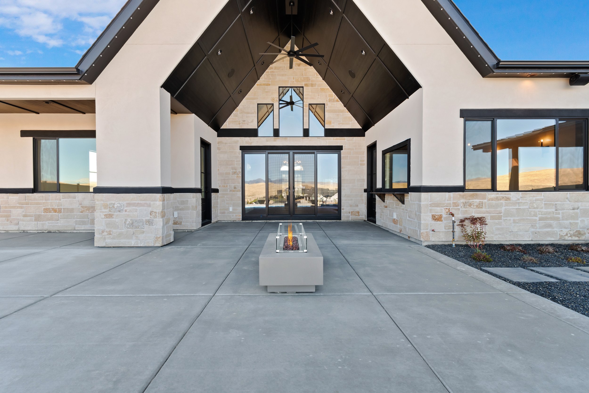 085-7068 N Cairnhill Wy_085.jpg