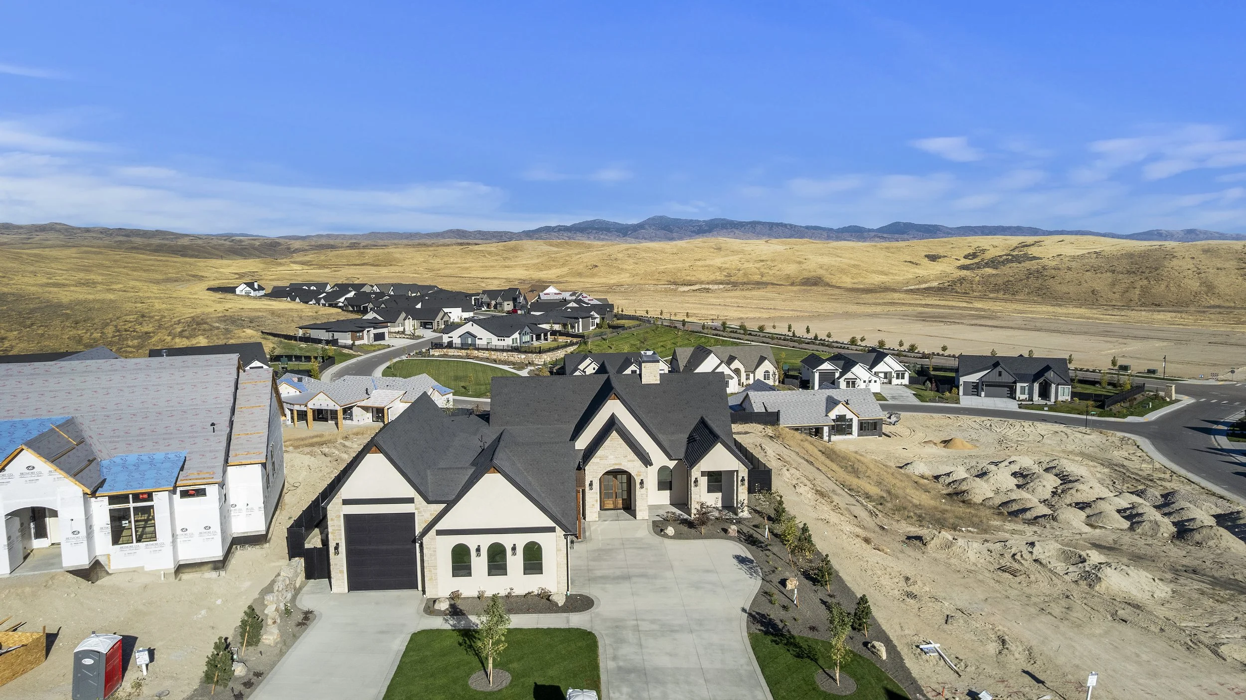 097-7068 N Cairnhill Wy_003.jpg