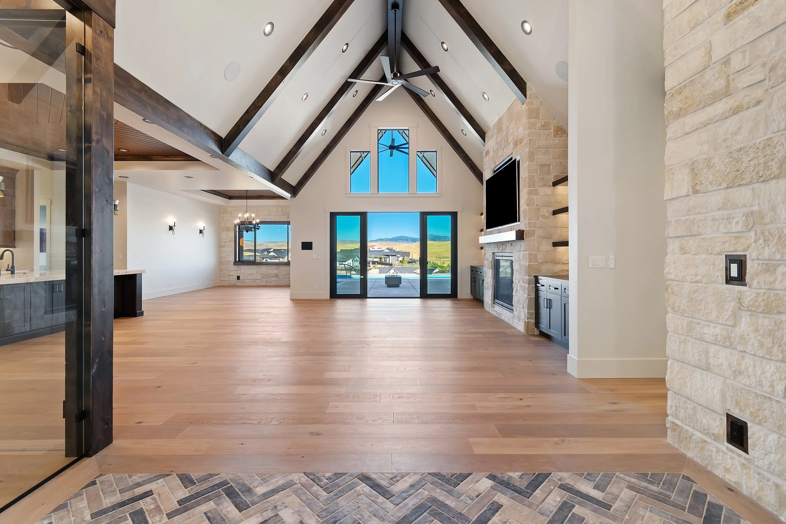 074-7068 N Cairnhill Wy_074.jpg